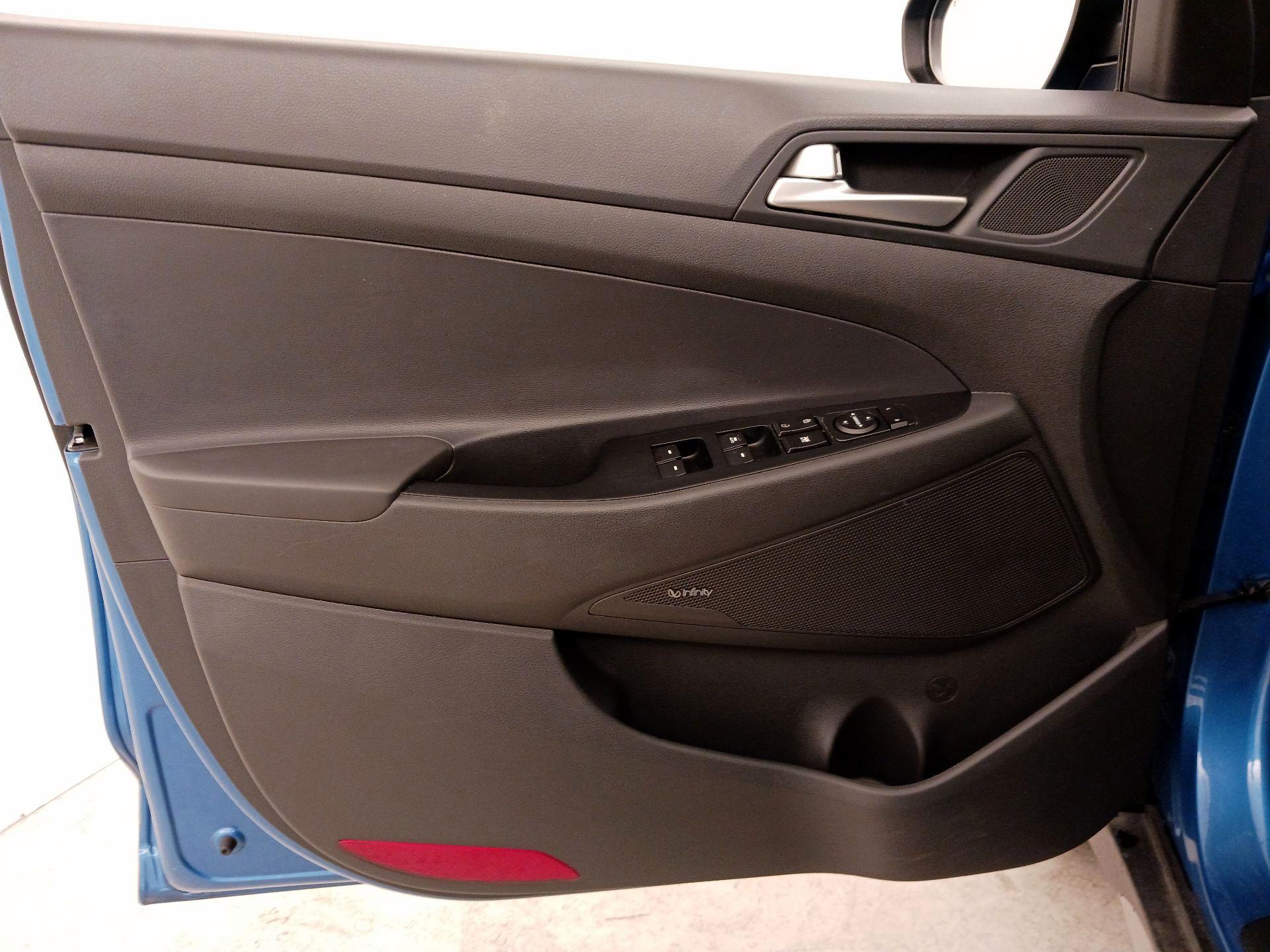 Thumbnail: 2019 Hyundai Tucson - 12
