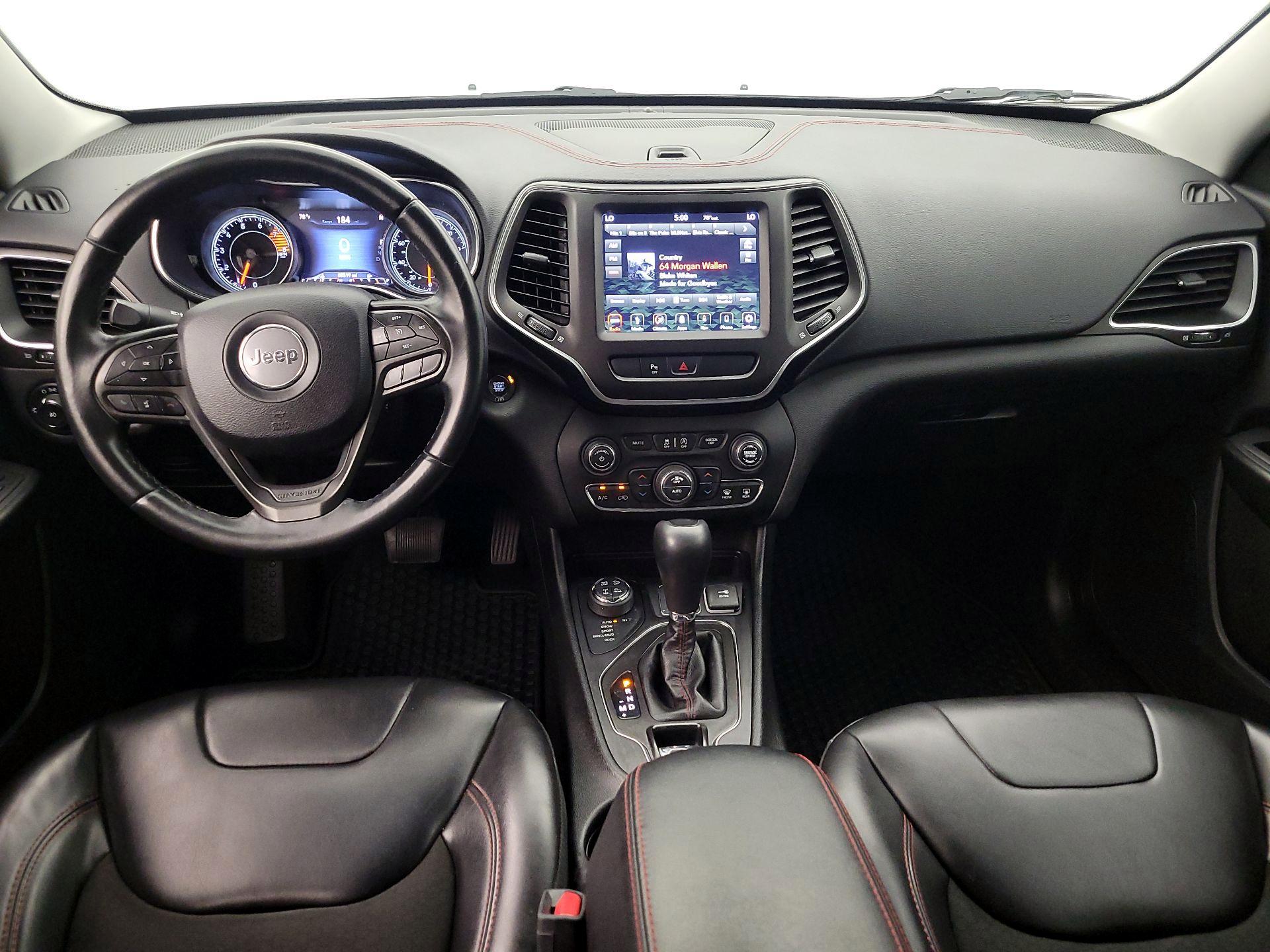 Thumbnail: 2019 Jeep Cherokee - 9