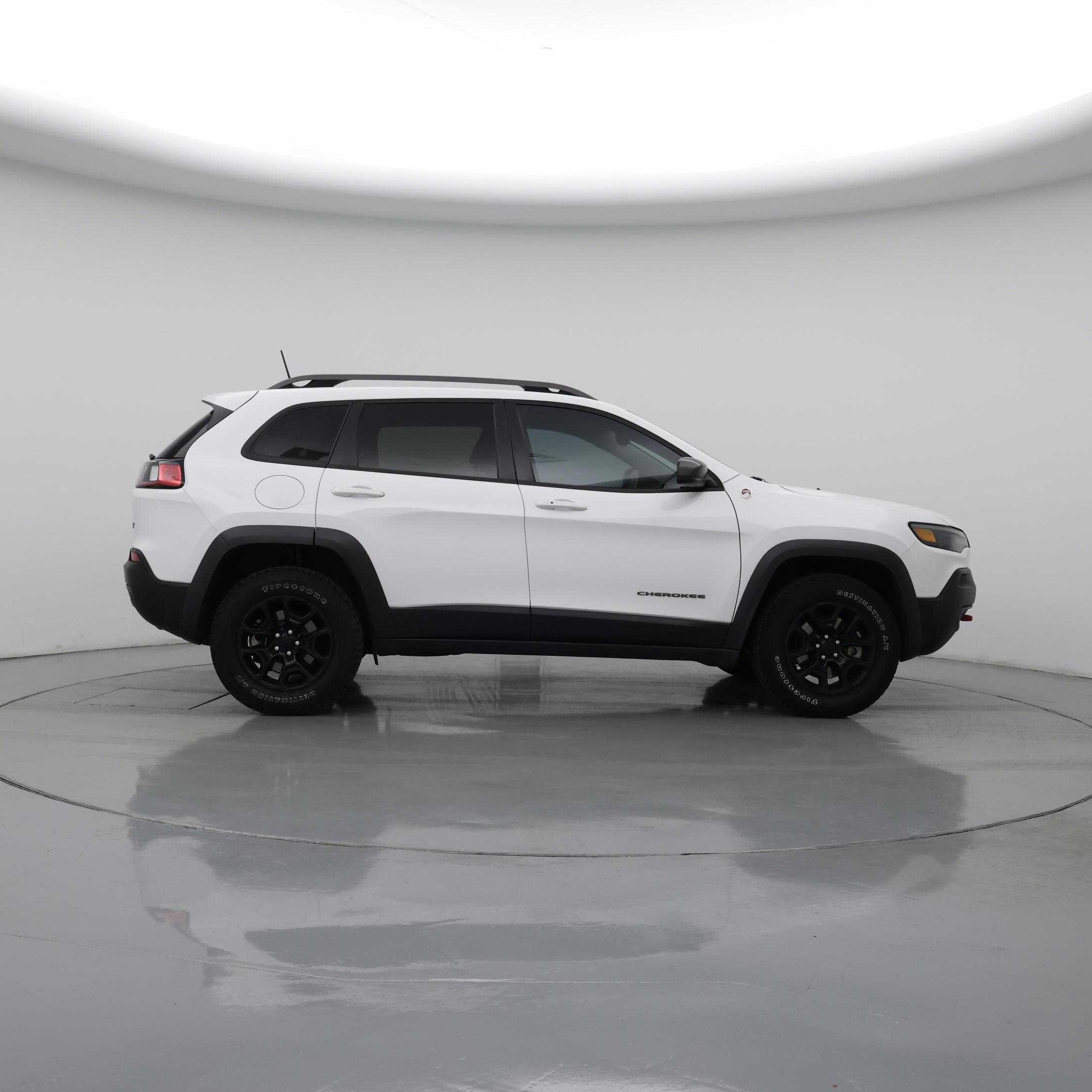 Thumbnail: 2019 Jeep Cherokee - 7