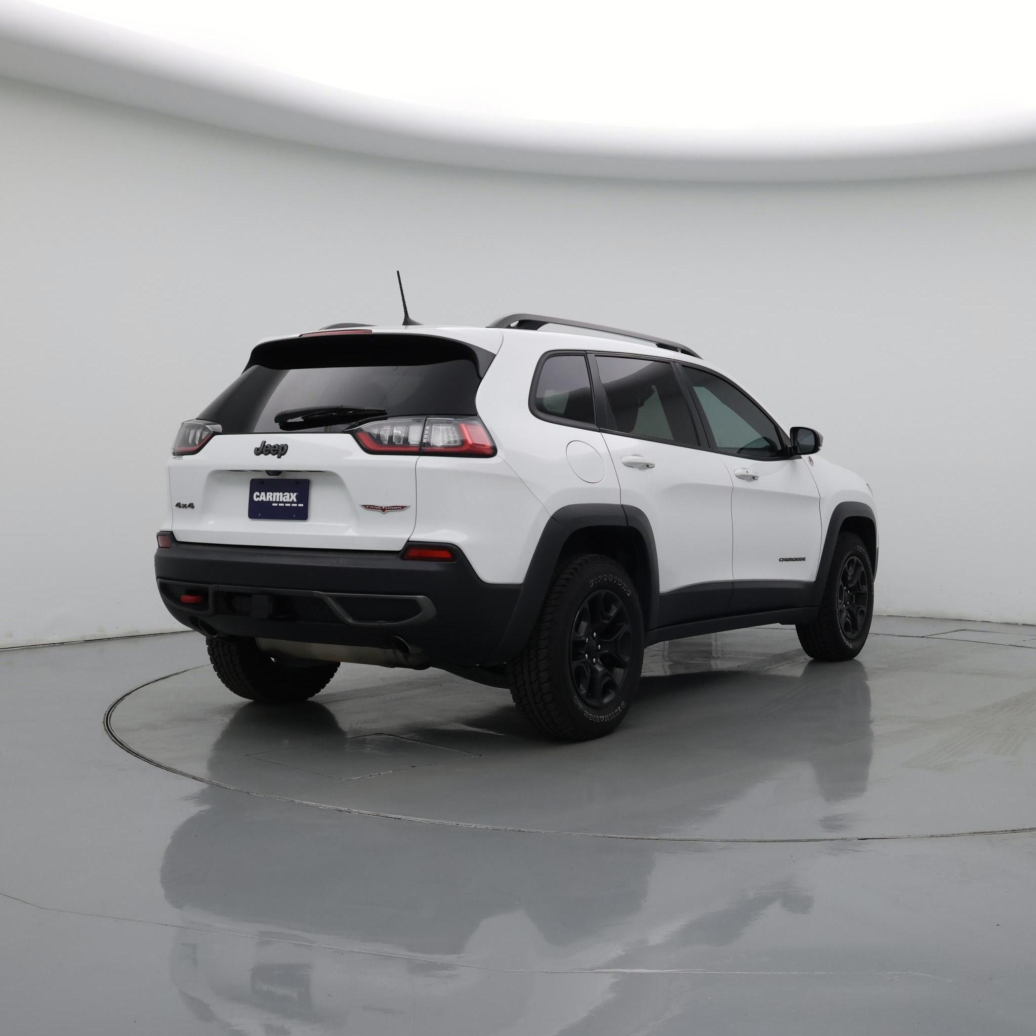 Thumbnail: 2019 Jeep Cherokee - 8