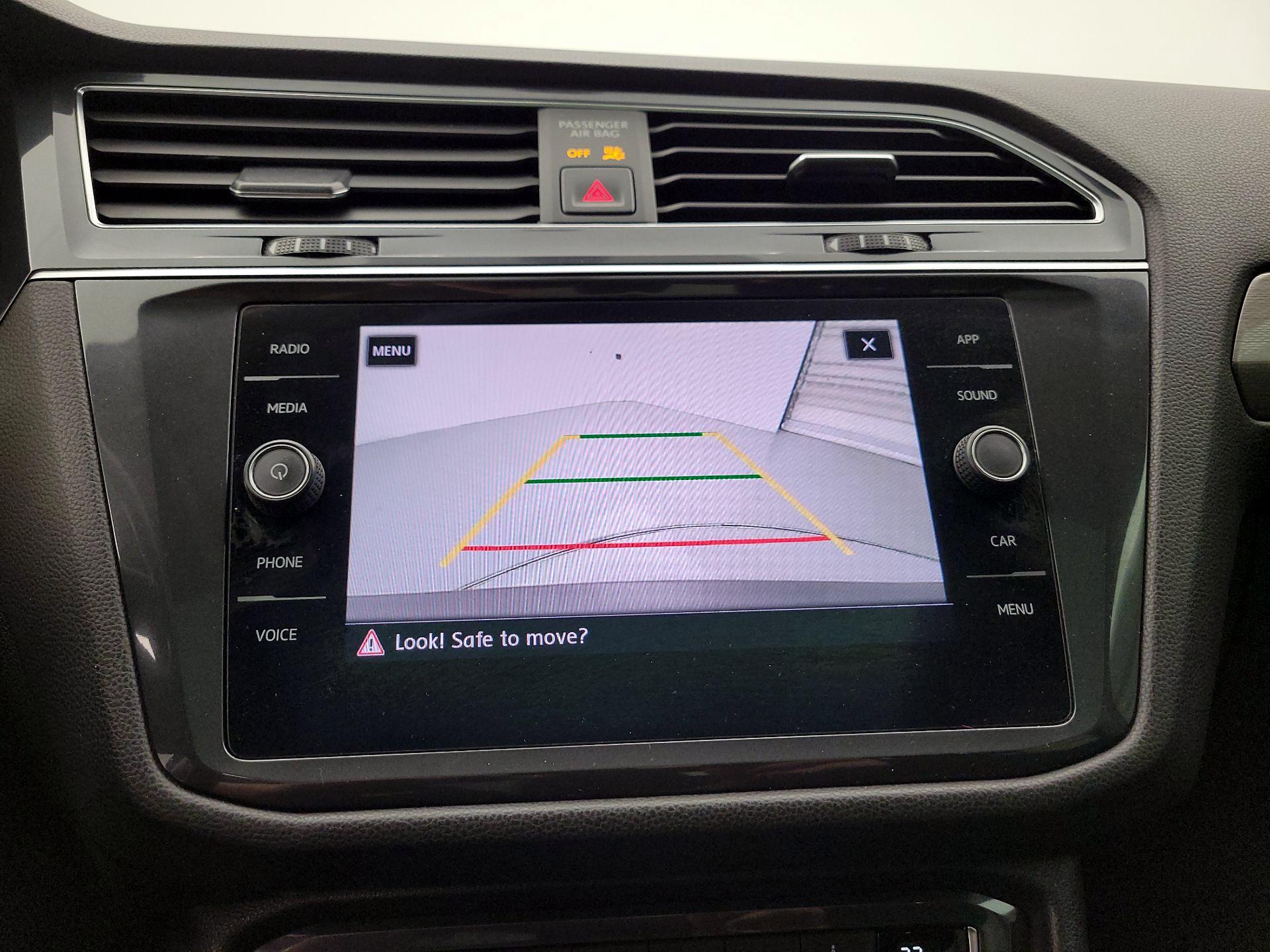 Thumbnail: 2020 Volkswagen Tiguan - 14