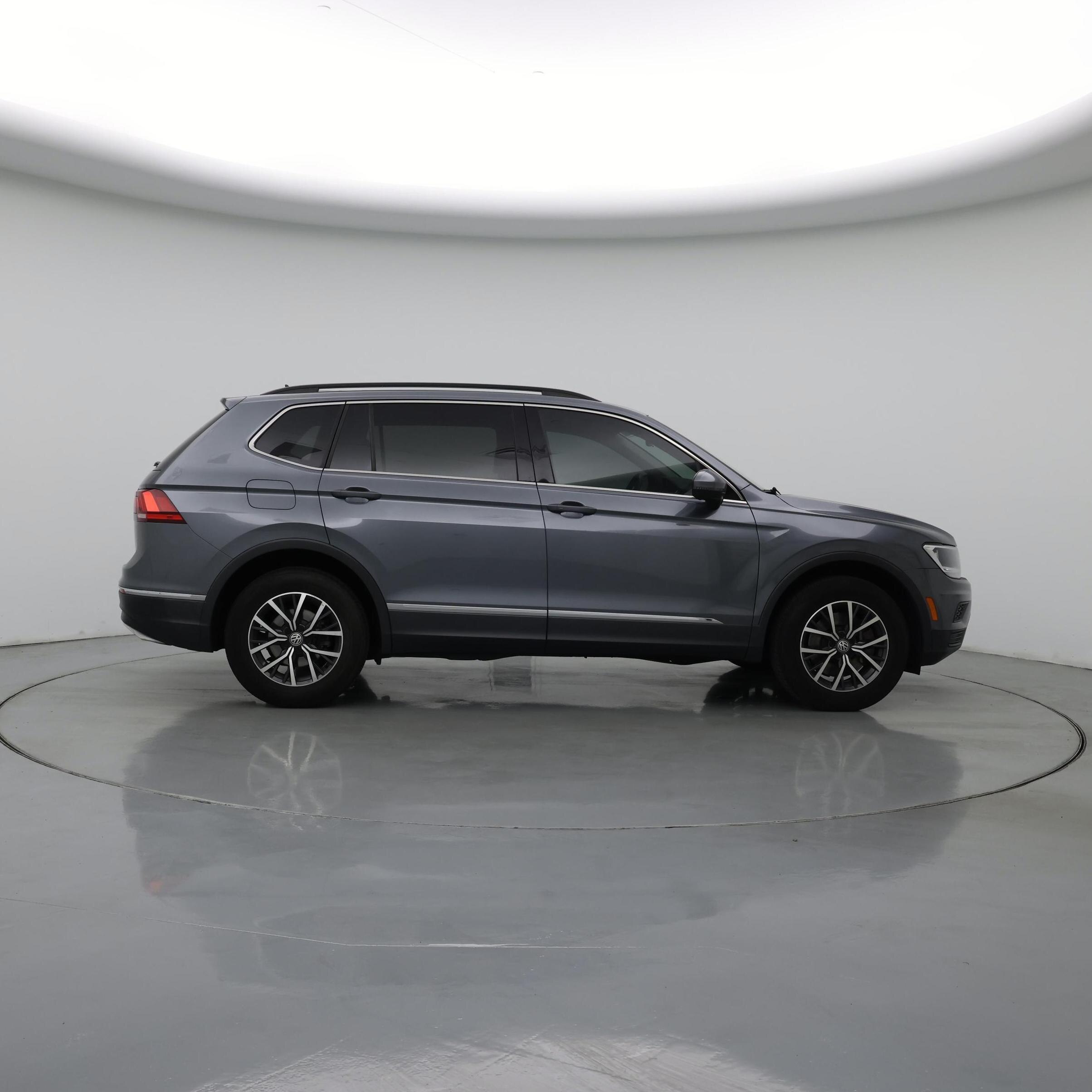 Thumbnail: 2020 Volkswagen Tiguan - 7