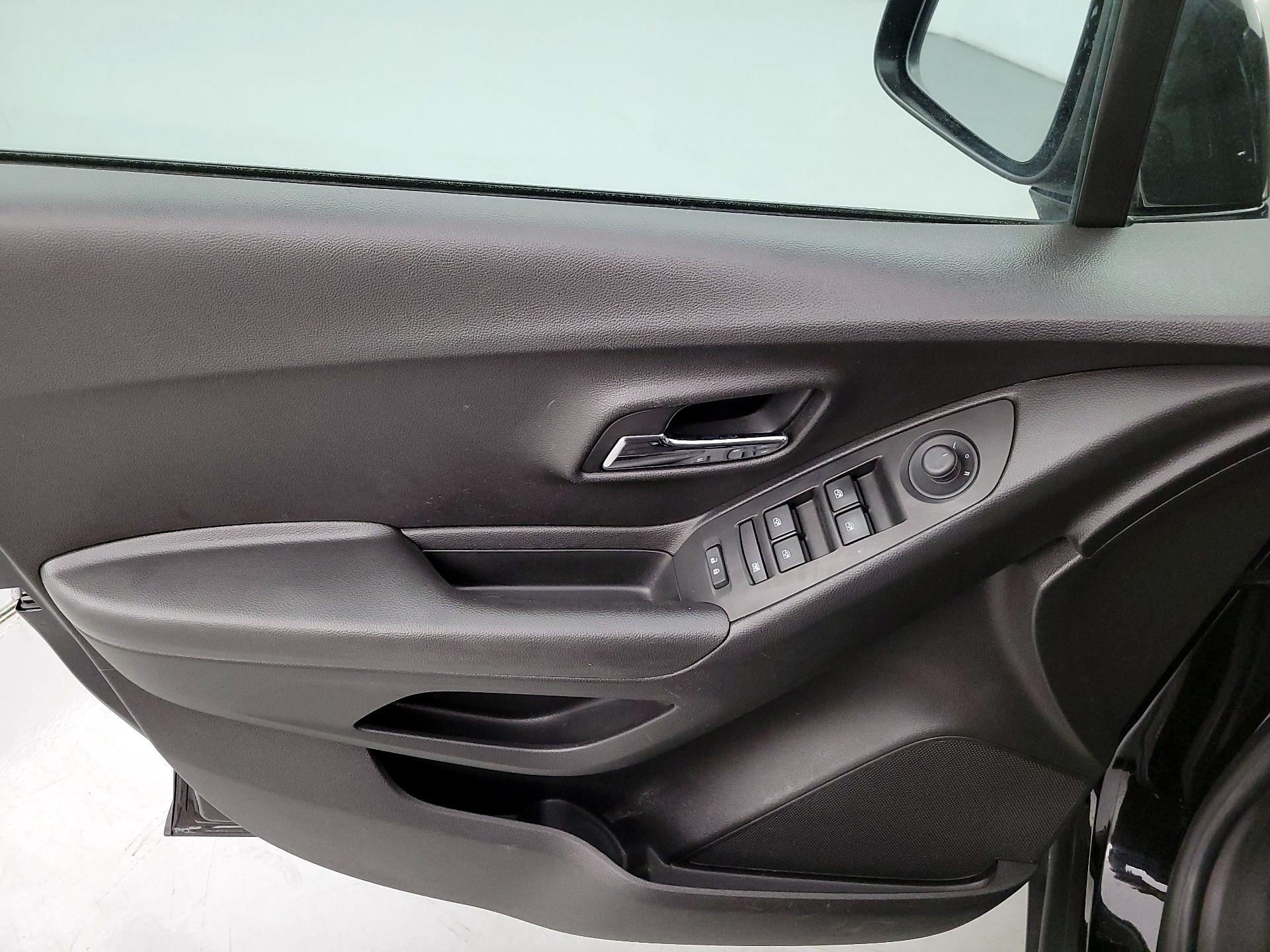 Thumbnail: 2019 Chevrolet Trax - 12