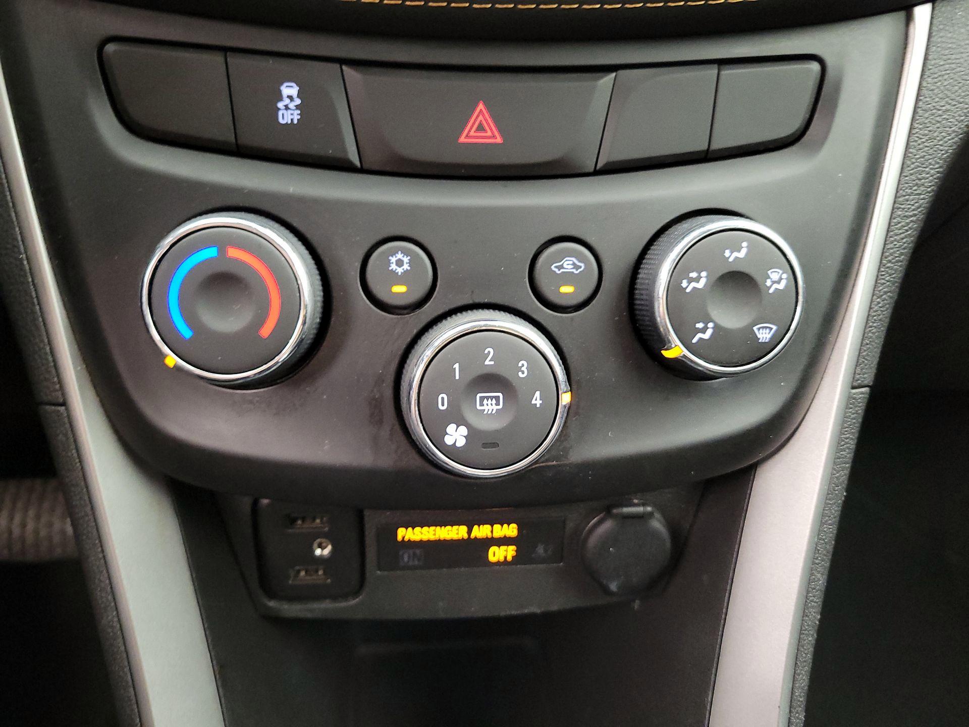 Thumbnail: 2019 Chevrolet Trax - 16