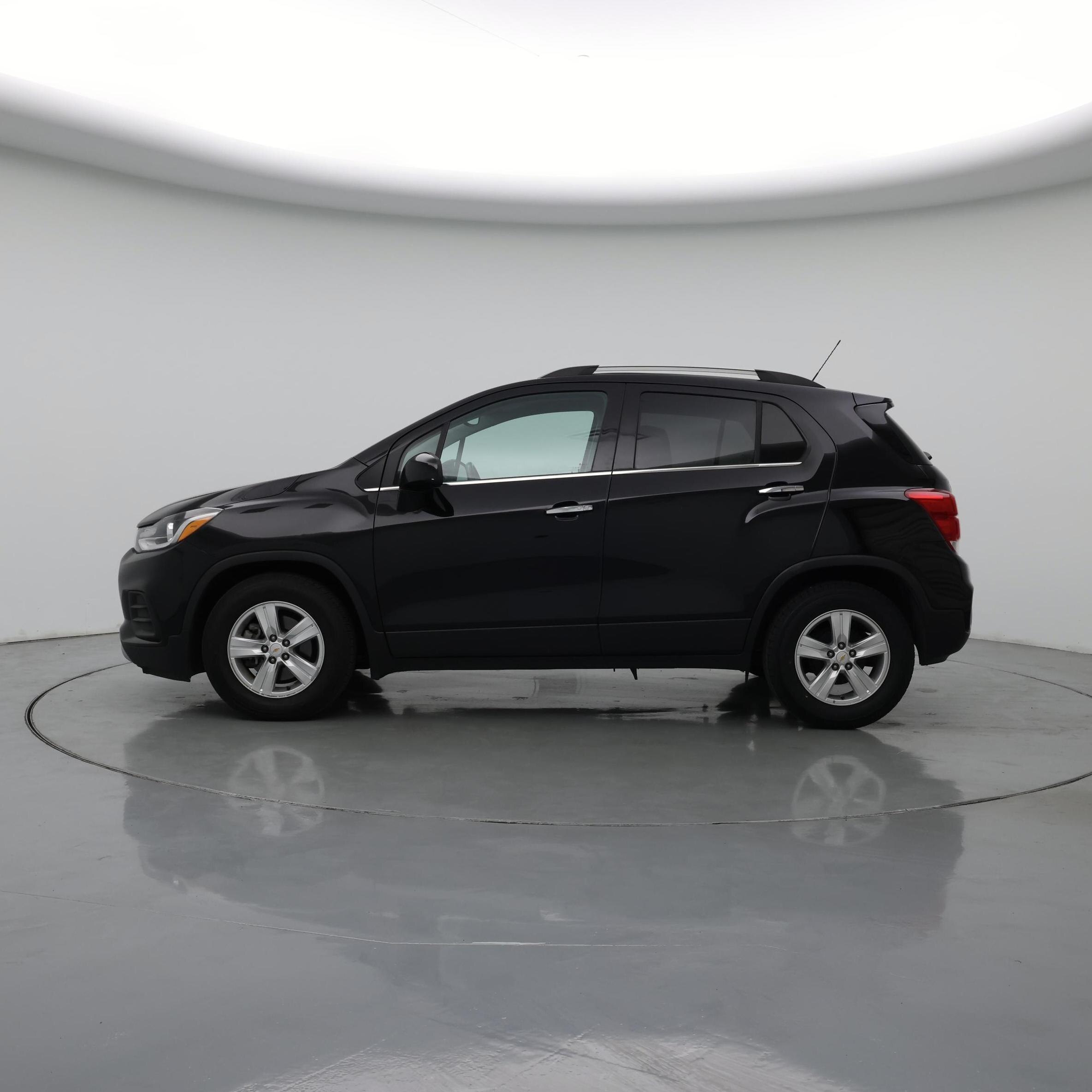 Thumbnail: 2019 Chevrolet Trax - 3