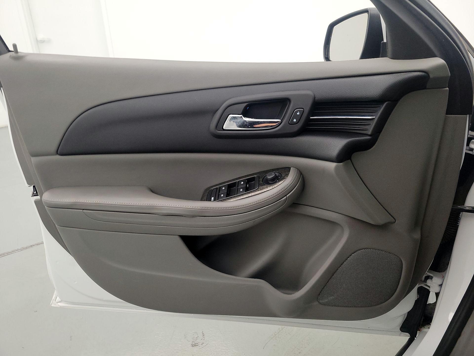 Thumbnail: 2014 Chevrolet Malibu - 12
