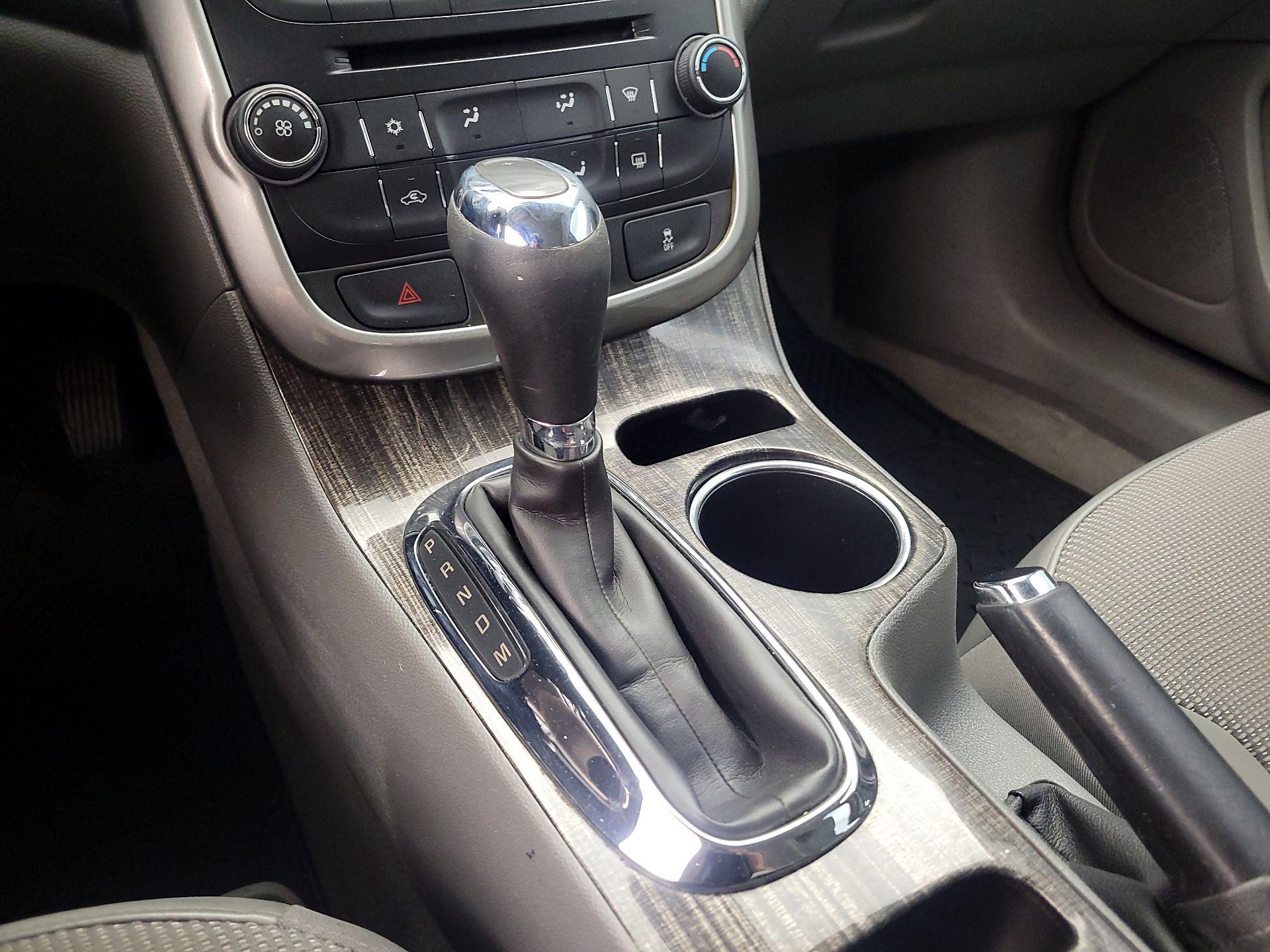 Thumbnail: 2014 Chevrolet Malibu - 16