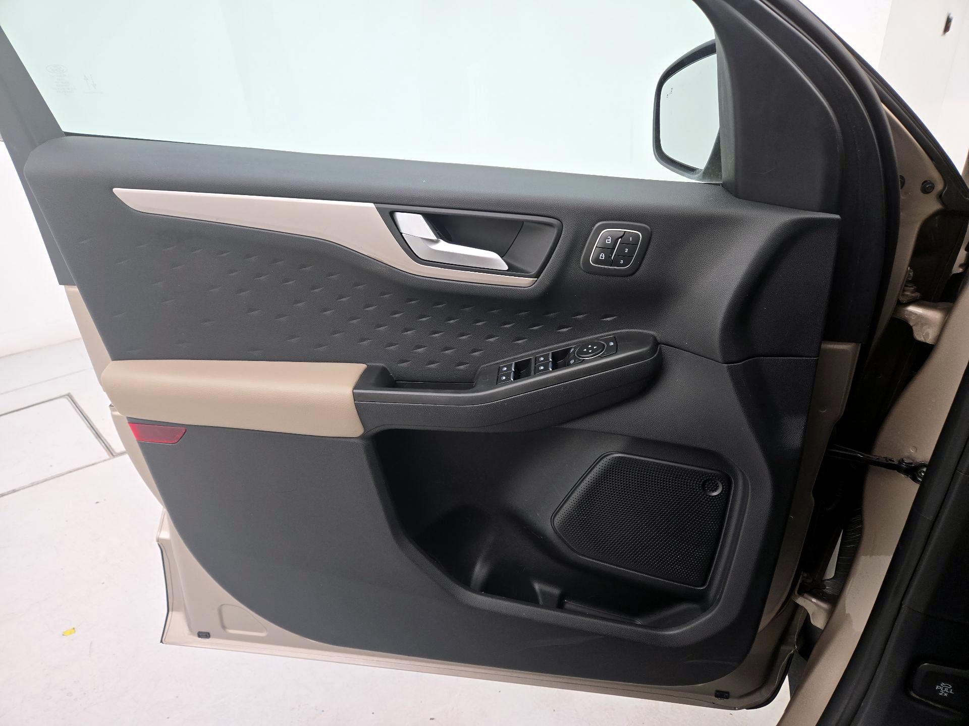 Thumbnail: 2020 Ford Escape - 10