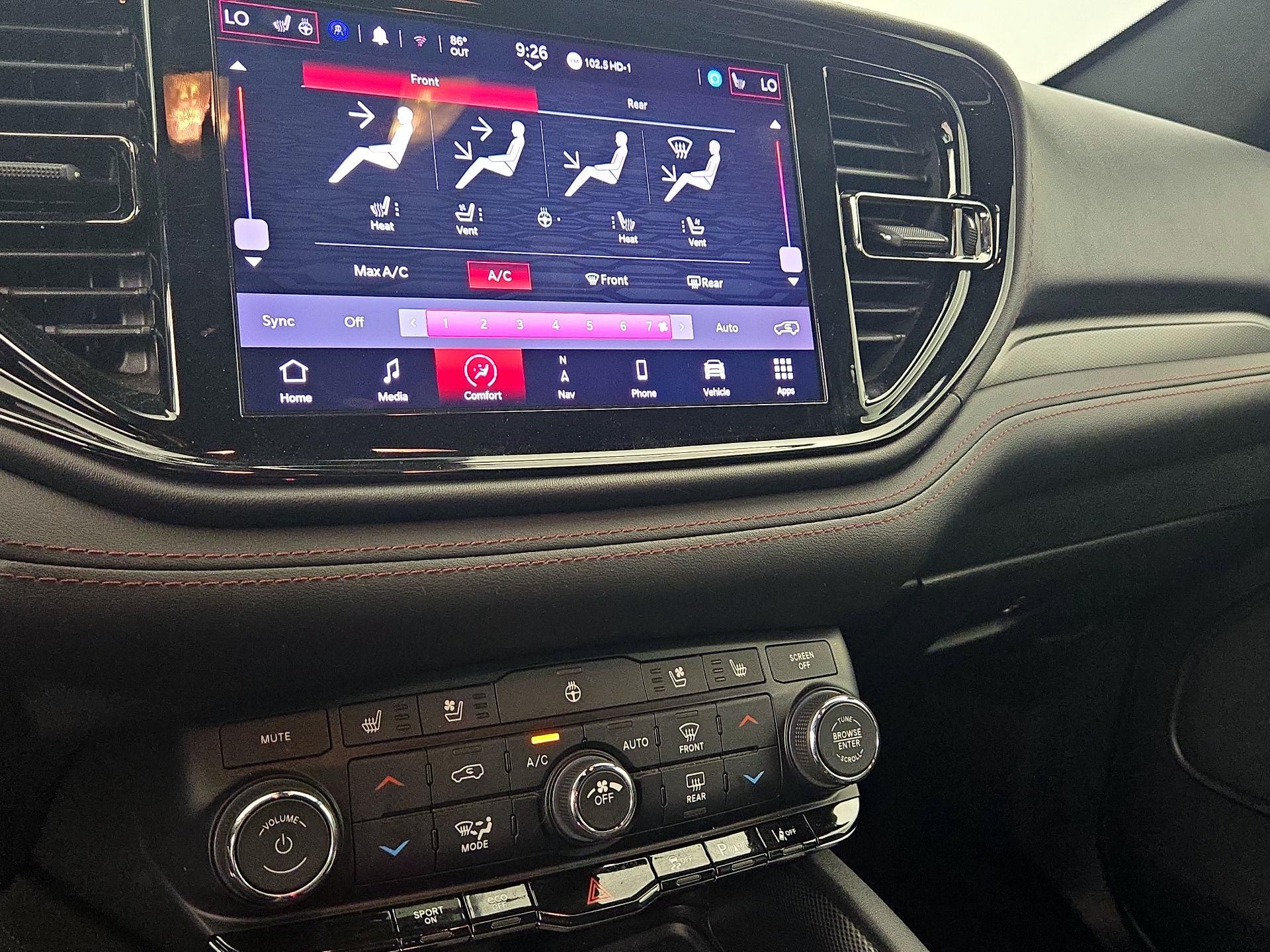 Thumbnail: 2022 Dodge Durango - 15