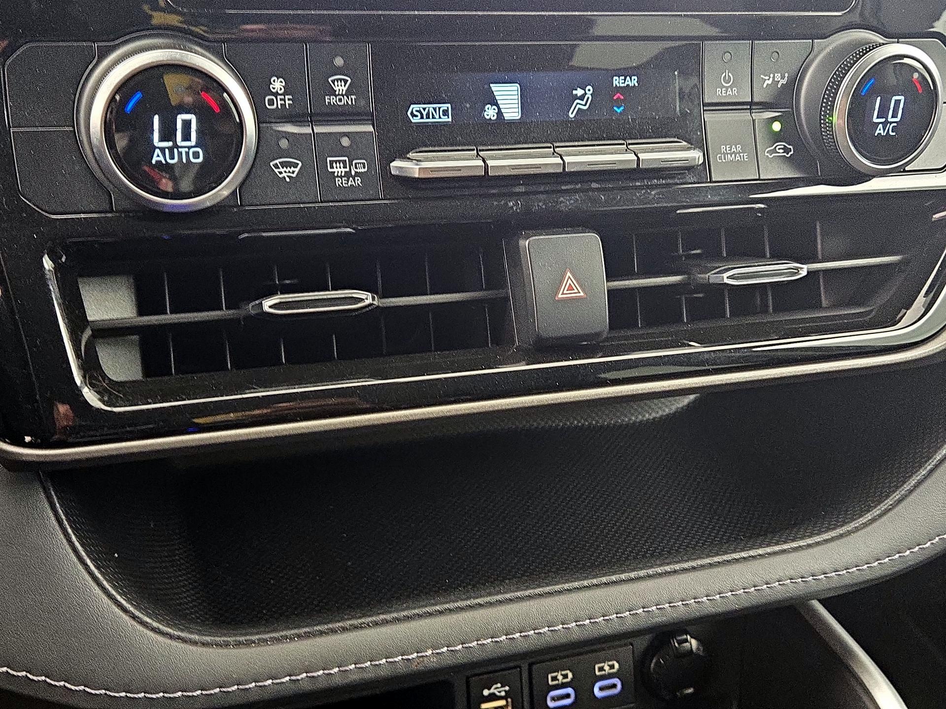 Thumbnail: 2023 Toyota Highlander - 14