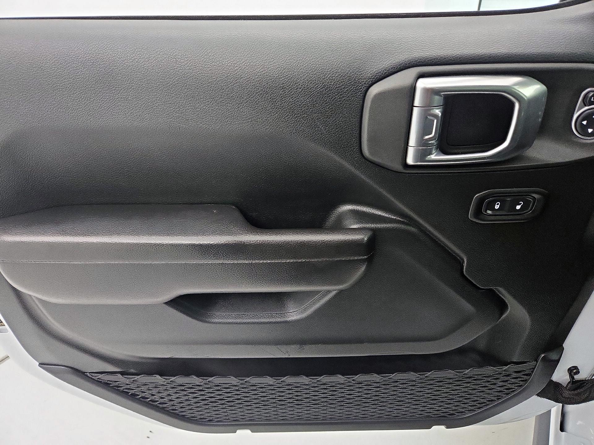 Thumbnail: 2021 Jeep Wrangler - 10