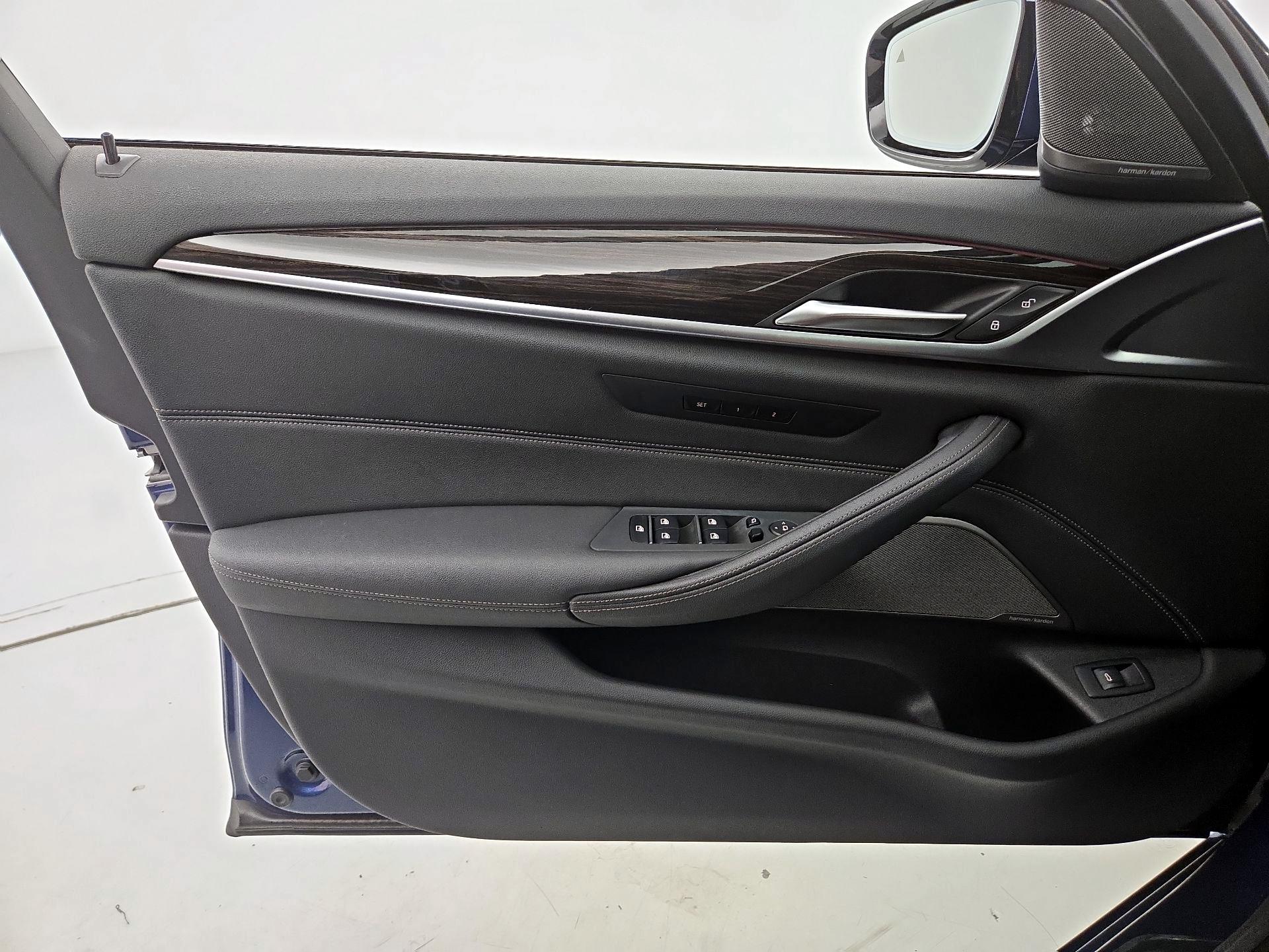 Thumbnail: 2023 BMW 5 Series - 12