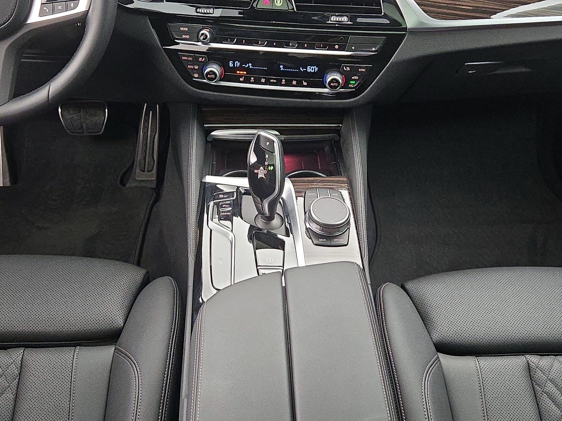 Thumbnail: 2023 BMW 5 Series - 18