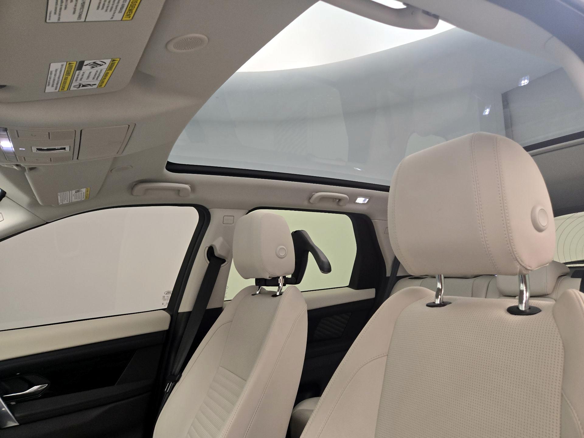 Thumbnail: 2023 Land Rover Discovery Sport - 20