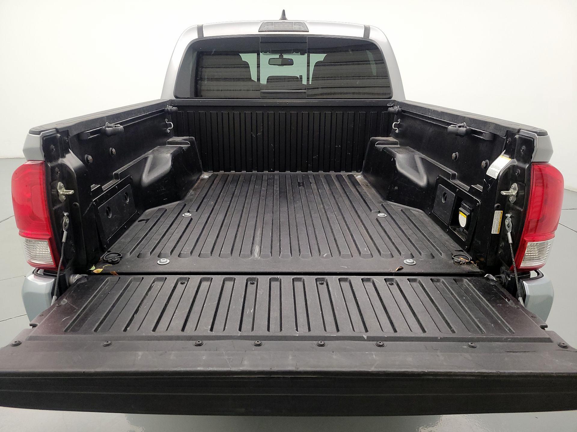 Thumbnail: 2017 Toyota Tacoma - 20