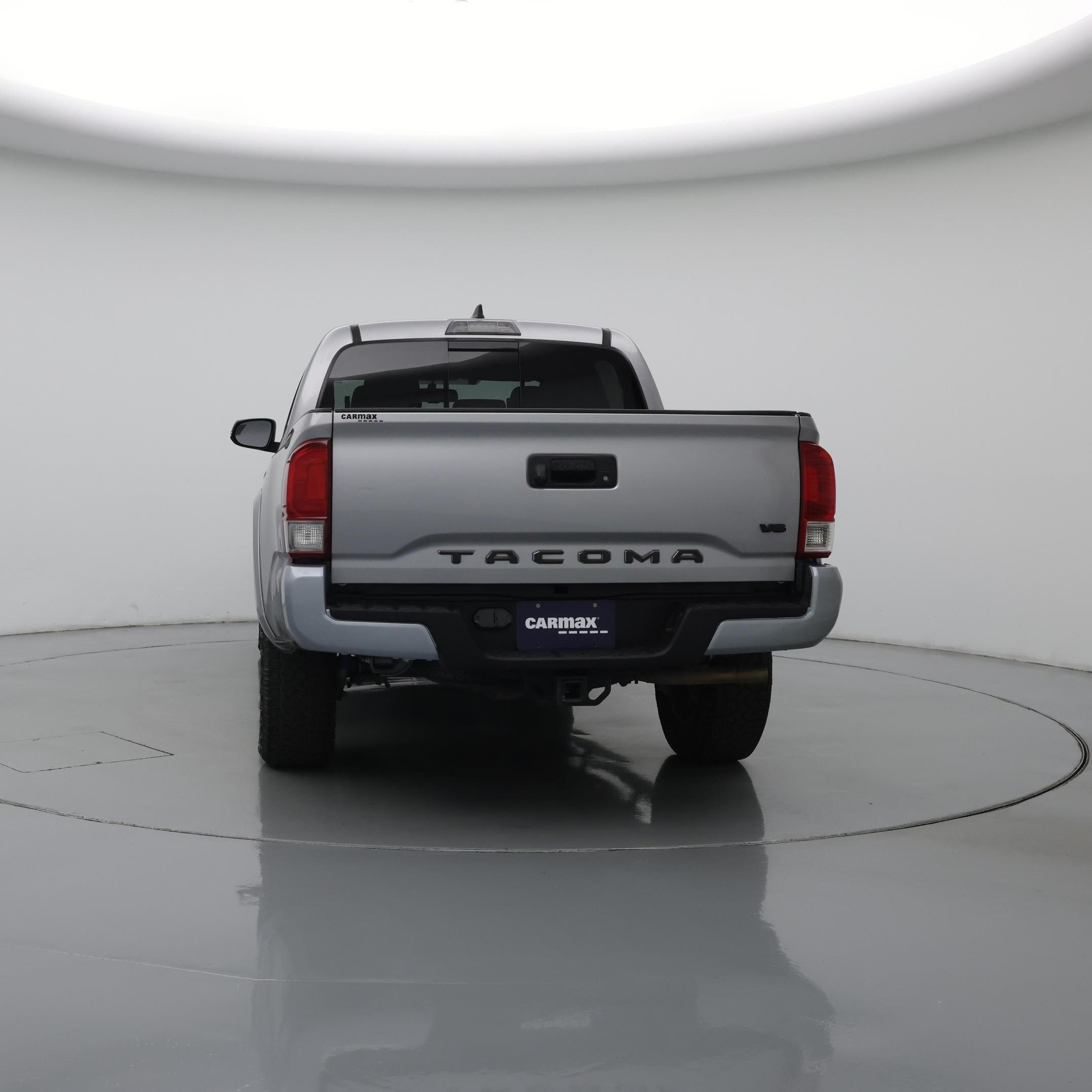 Thumbnail: 2017 Toyota Tacoma - 6