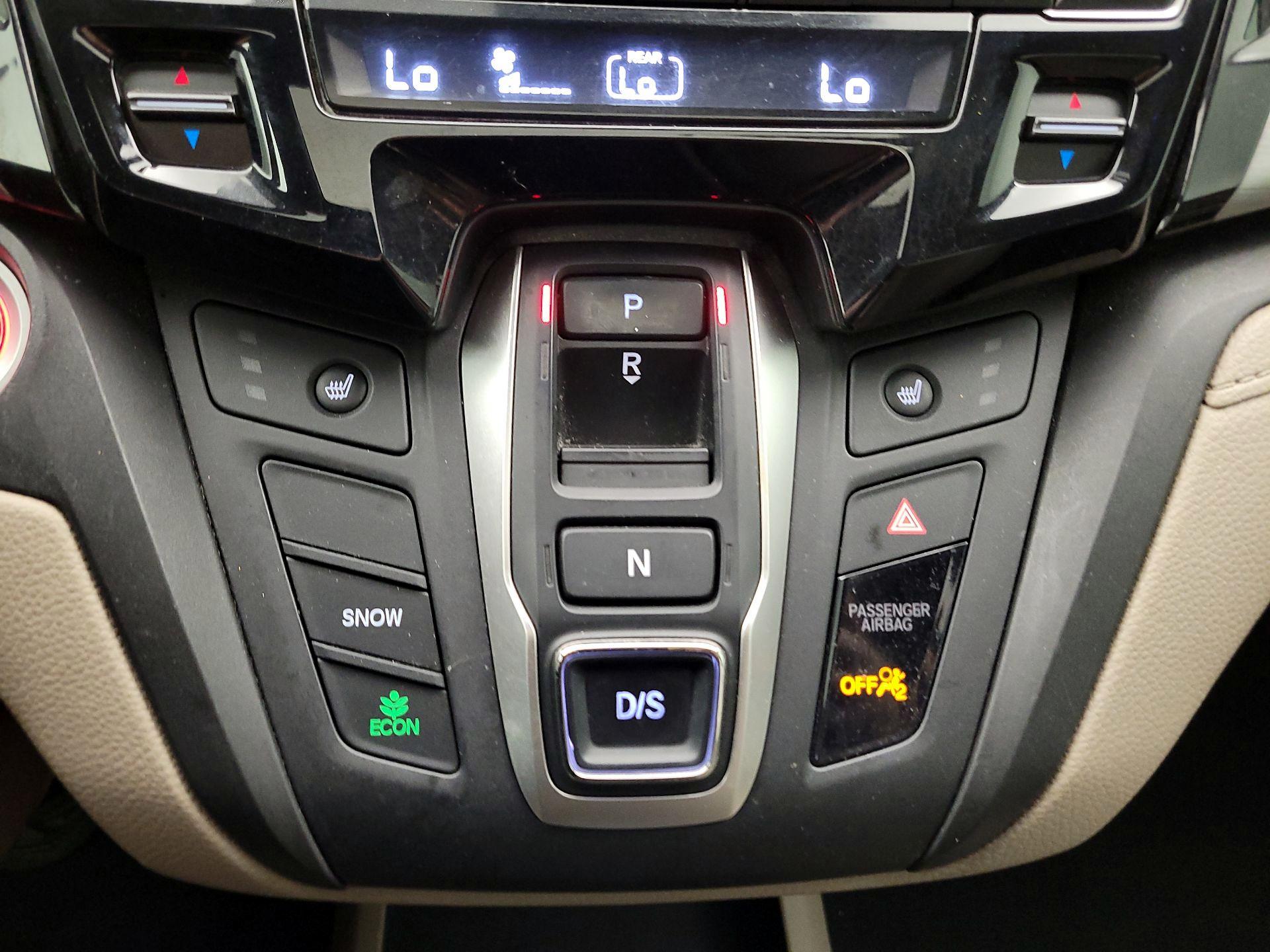 Thumbnail: 2018 Honda Odyssey - 17