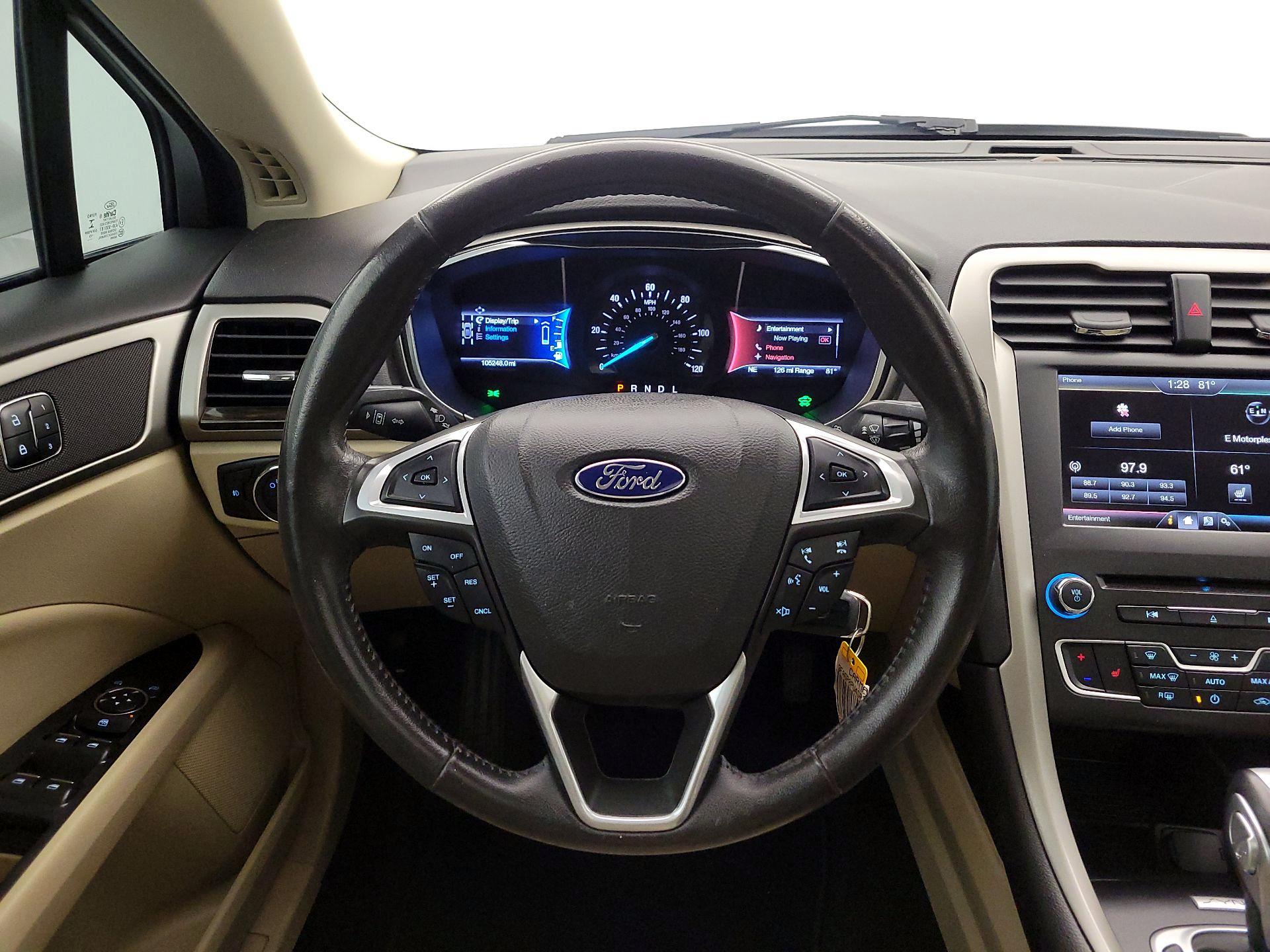 Thumbnail: 2016 Ford Fusion - 10