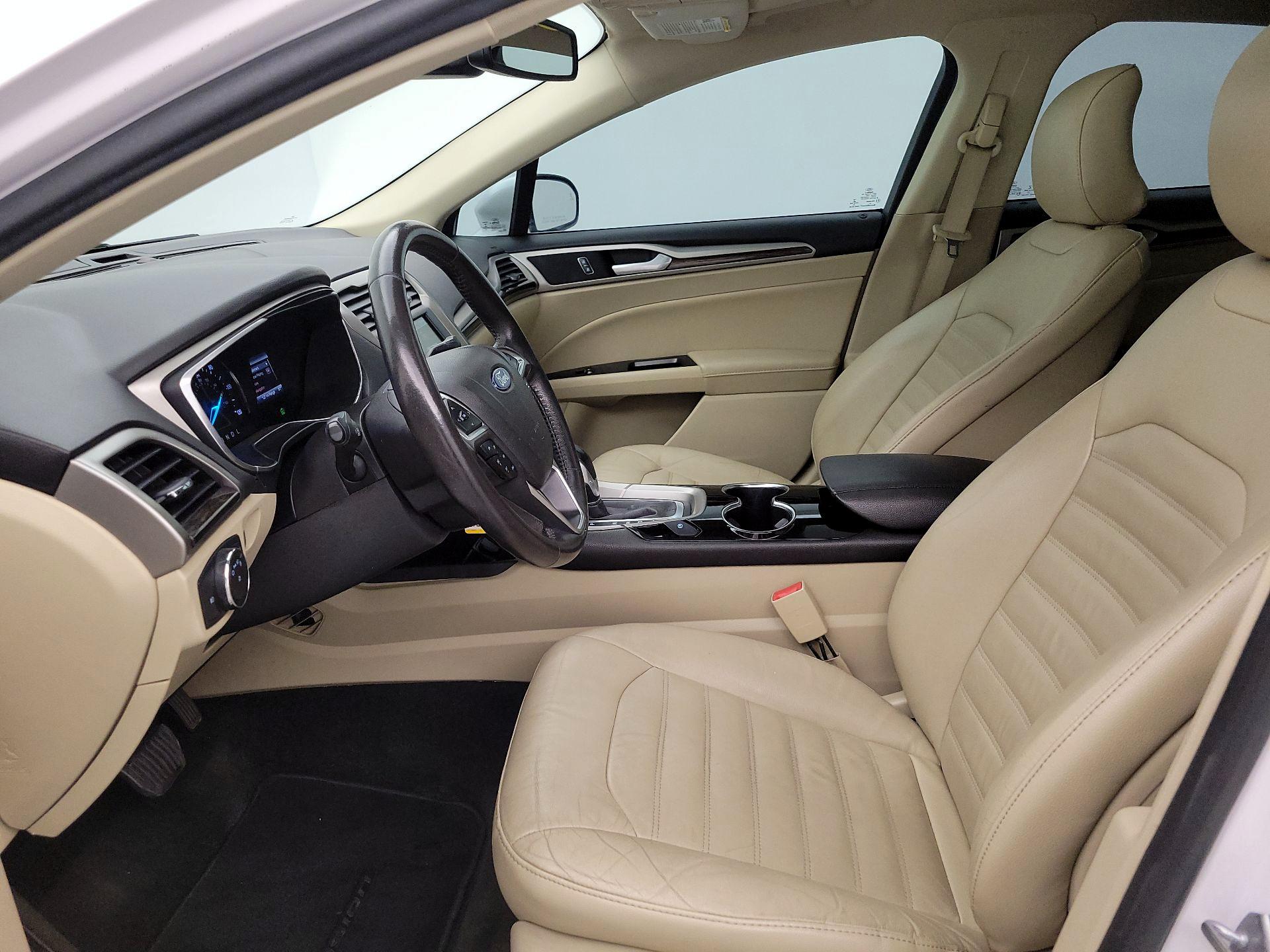 Thumbnail: 2016 Ford Fusion - 11