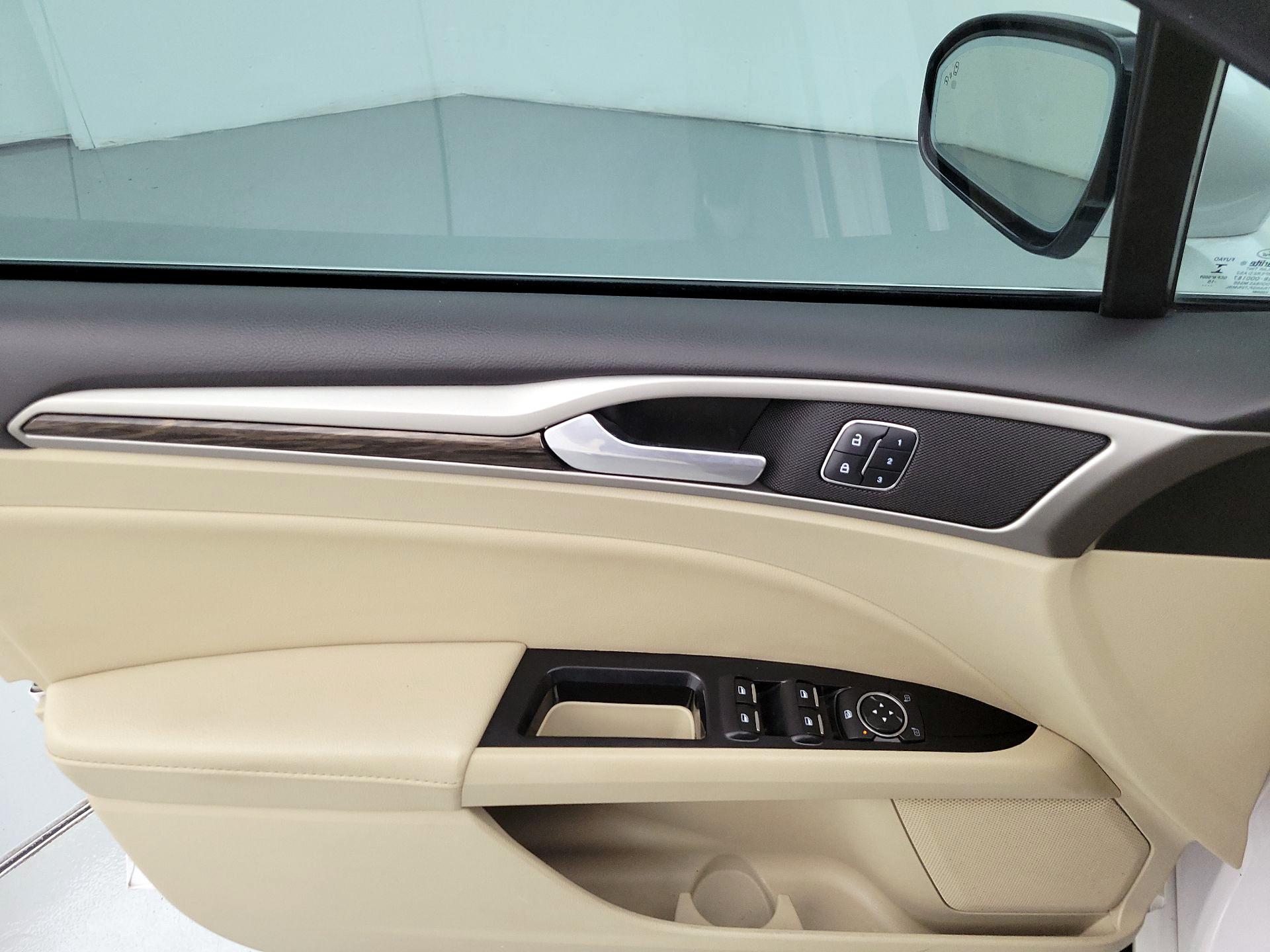 Thumbnail: 2016 Ford Fusion - 12