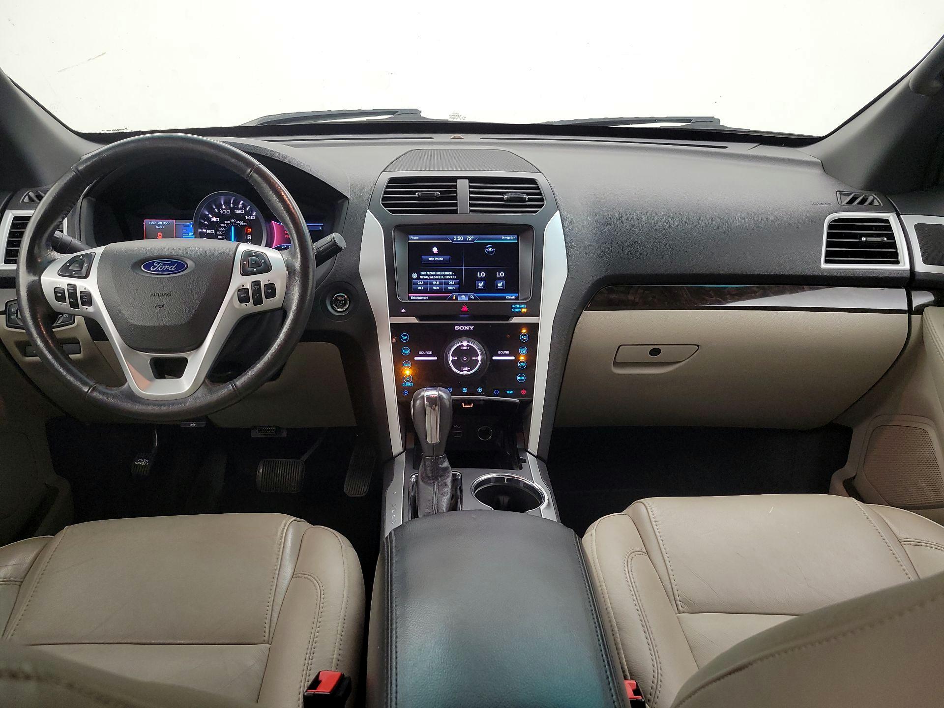 Thumbnail: 2015 Ford Explorer - 9