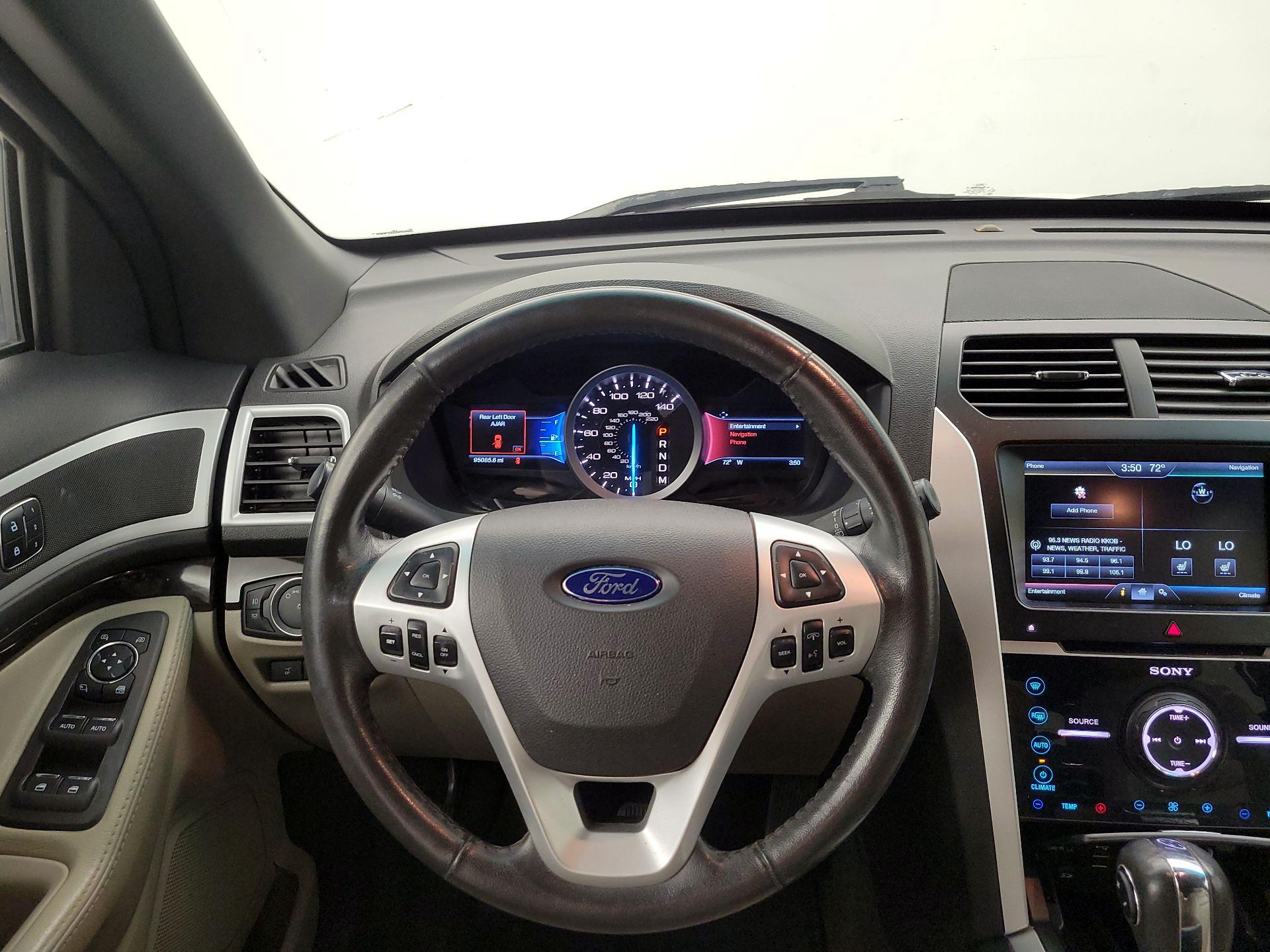 Thumbnail: 2015 Ford Explorer - 10
