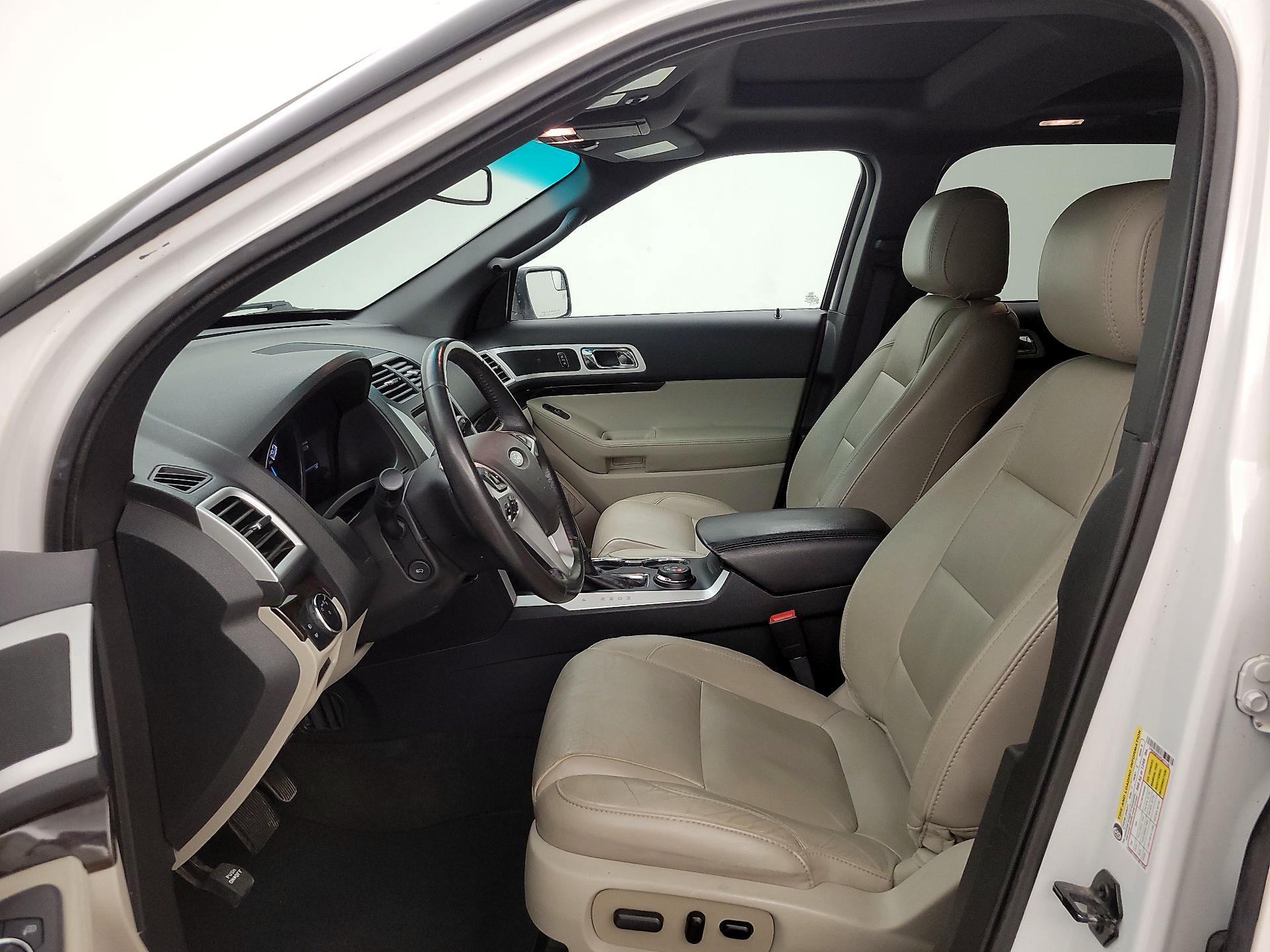 Thumbnail: 2015 Ford Explorer - 11