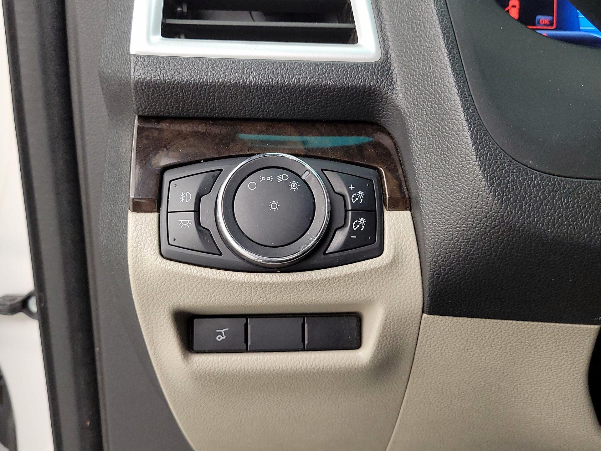 Thumbnail: 2015 Ford Explorer - 13