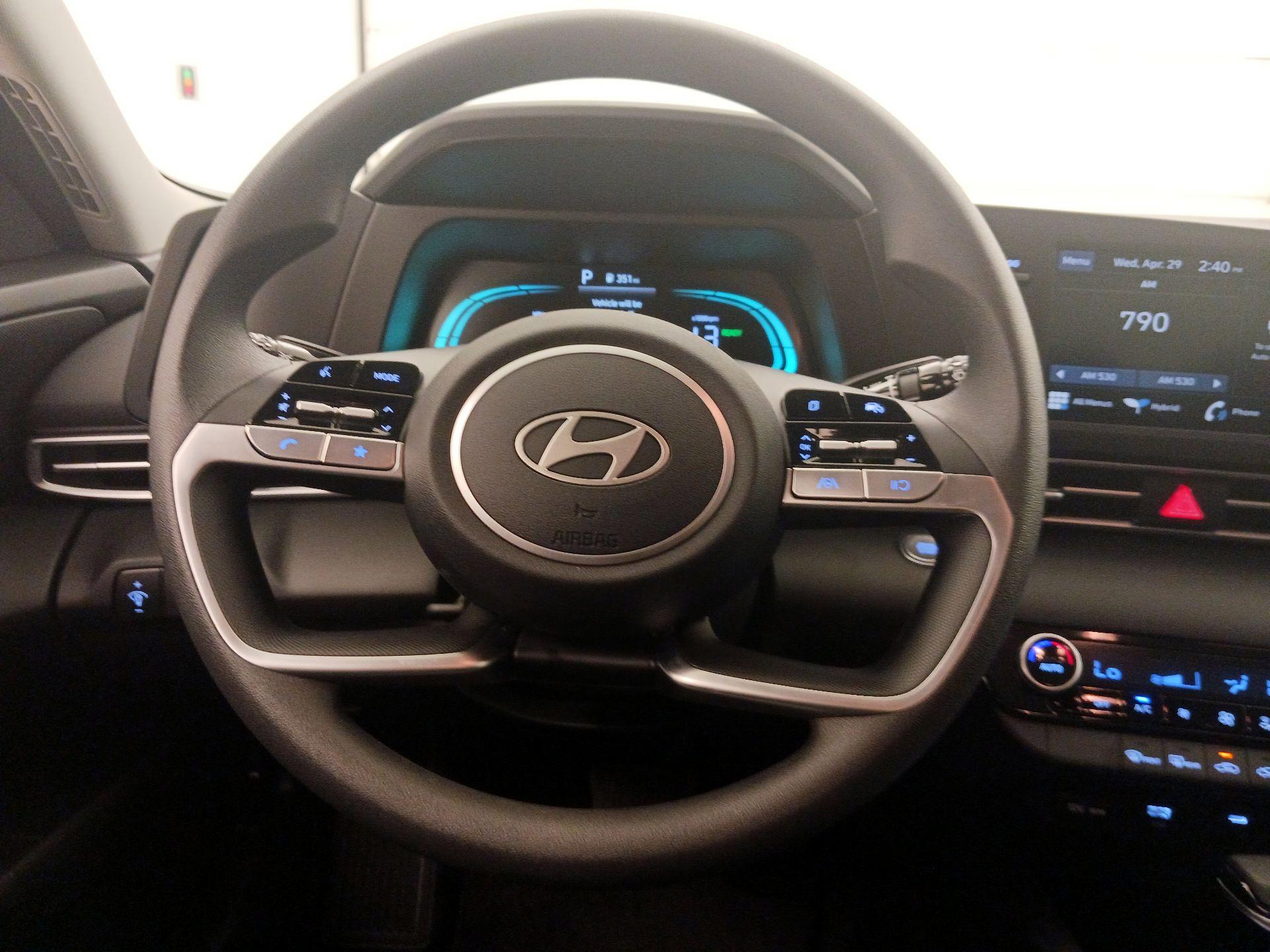 Thumbnail: 2025 Hyundai Elantra - 10