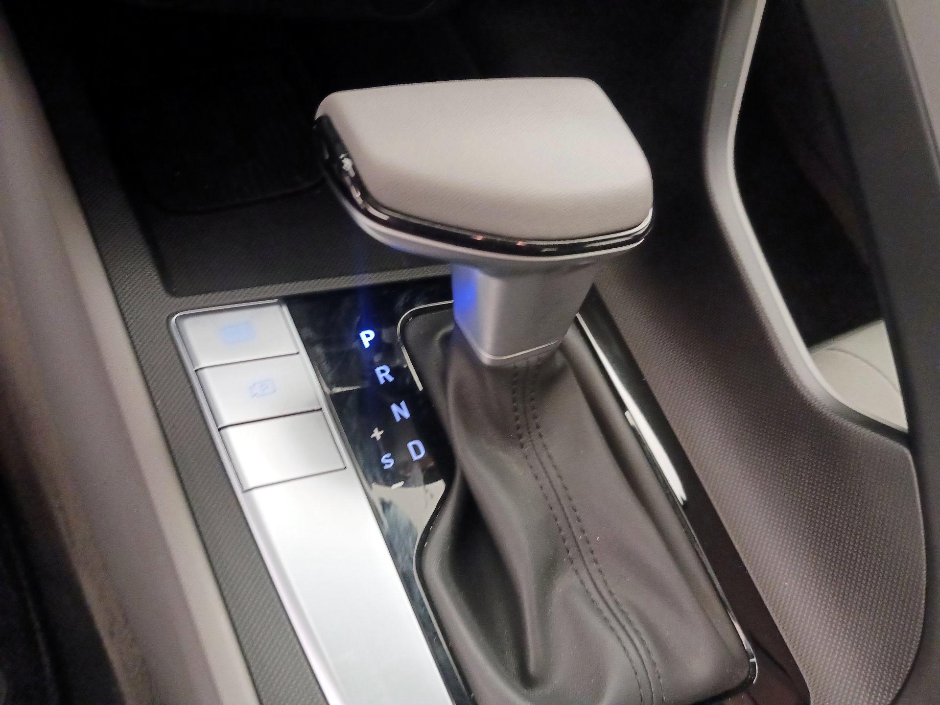 Thumbnail: 2026 Hyundai Elantra - 17