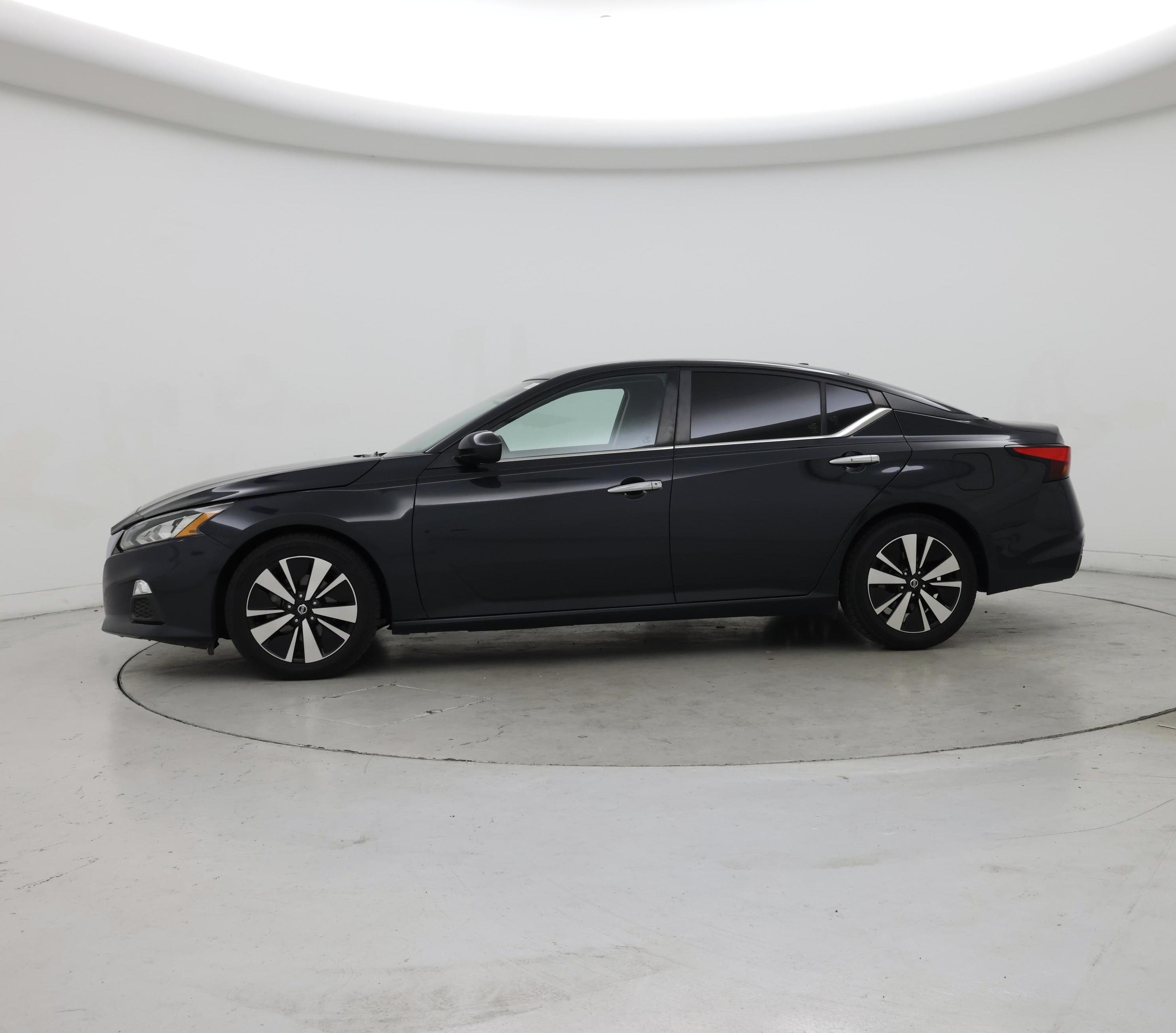 Thumbnail: 2022 Nissan Altima - 3