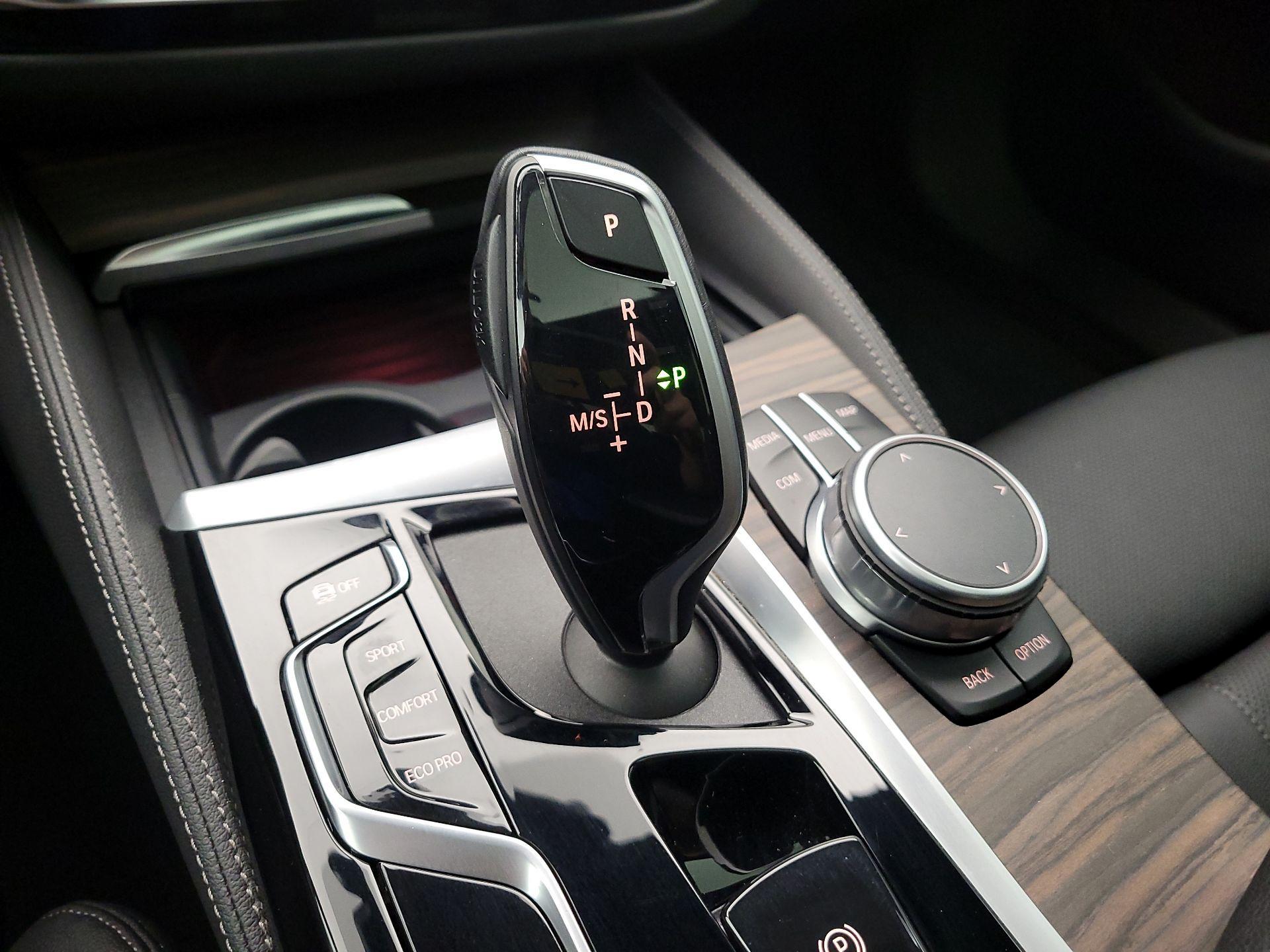Thumbnail: 2022 BMW 5 Series - 18