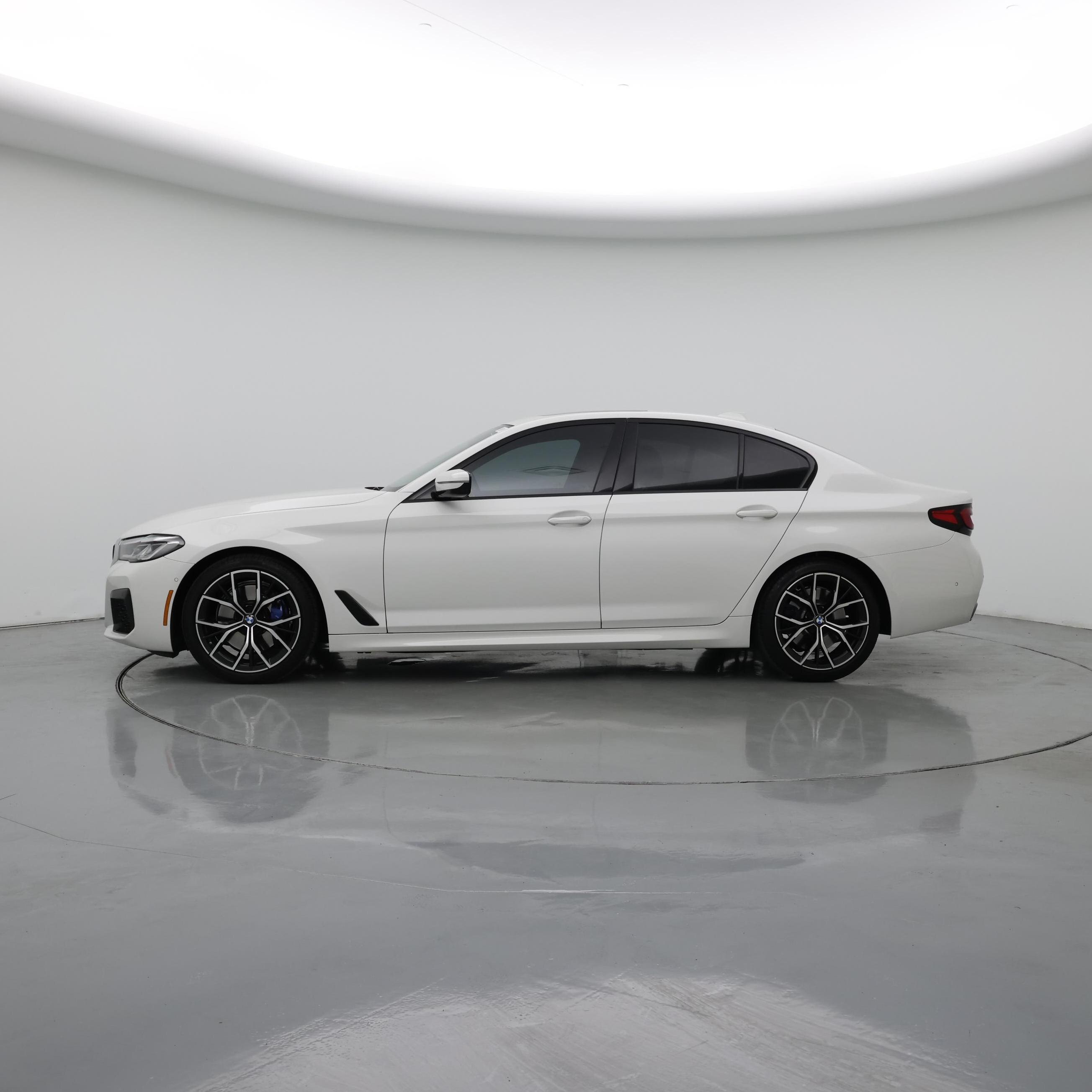 Thumbnail: 2022 BMW 5 Series - 3