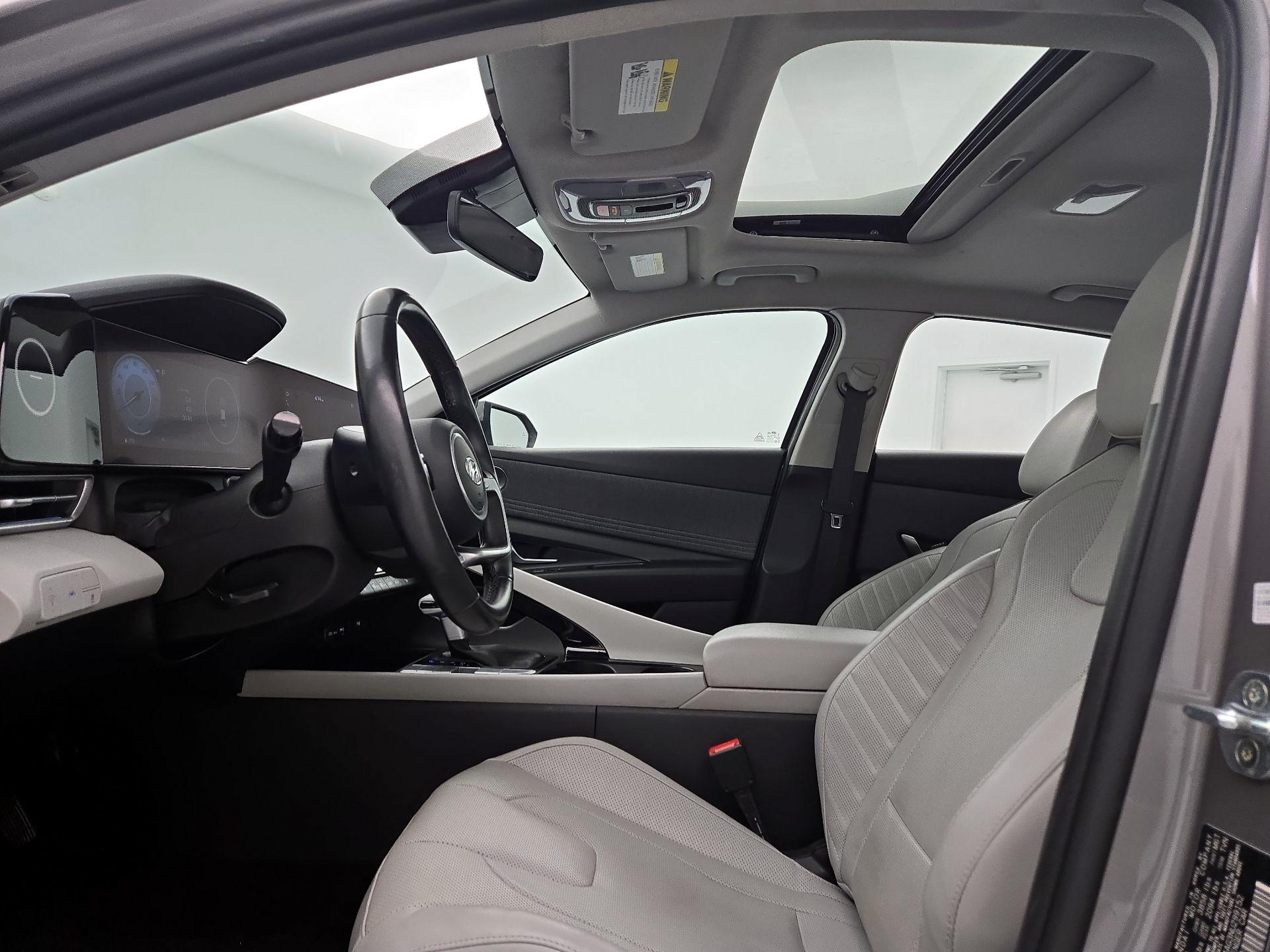 Thumbnail: 2022 Hyundai Elantra - 18