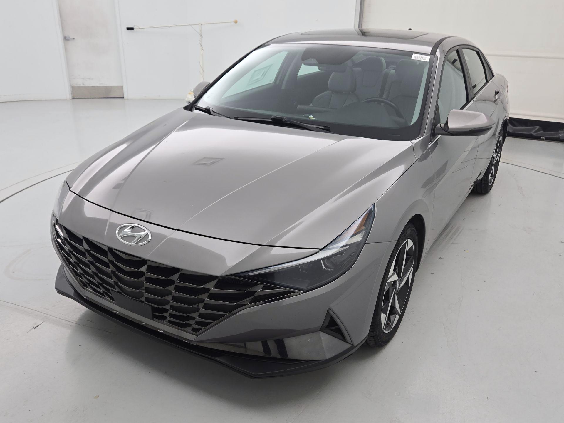 Thumbnail: 2022 Hyundai Elantra - 3