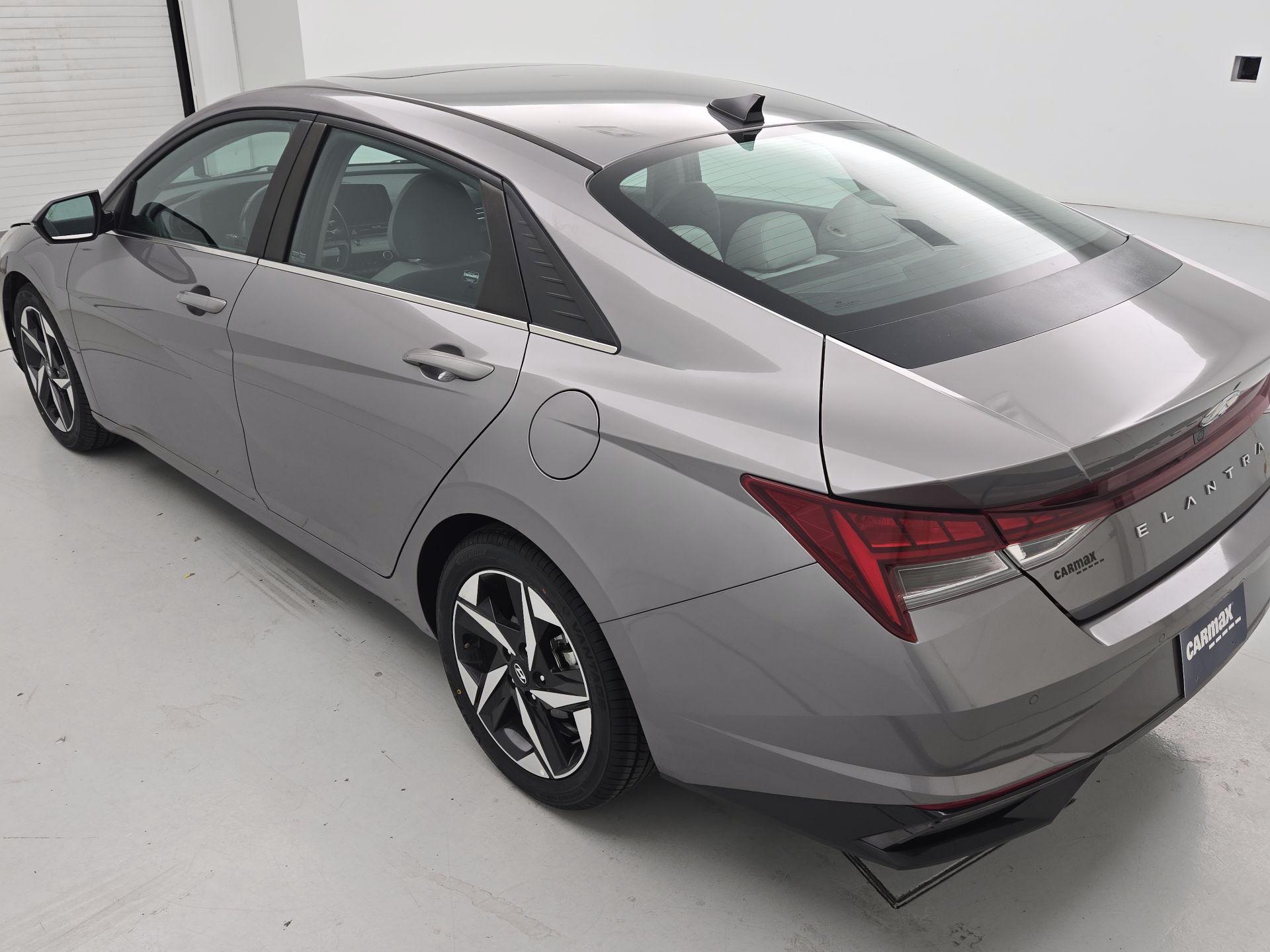 Thumbnail: 2022 Hyundai Elantra - 7