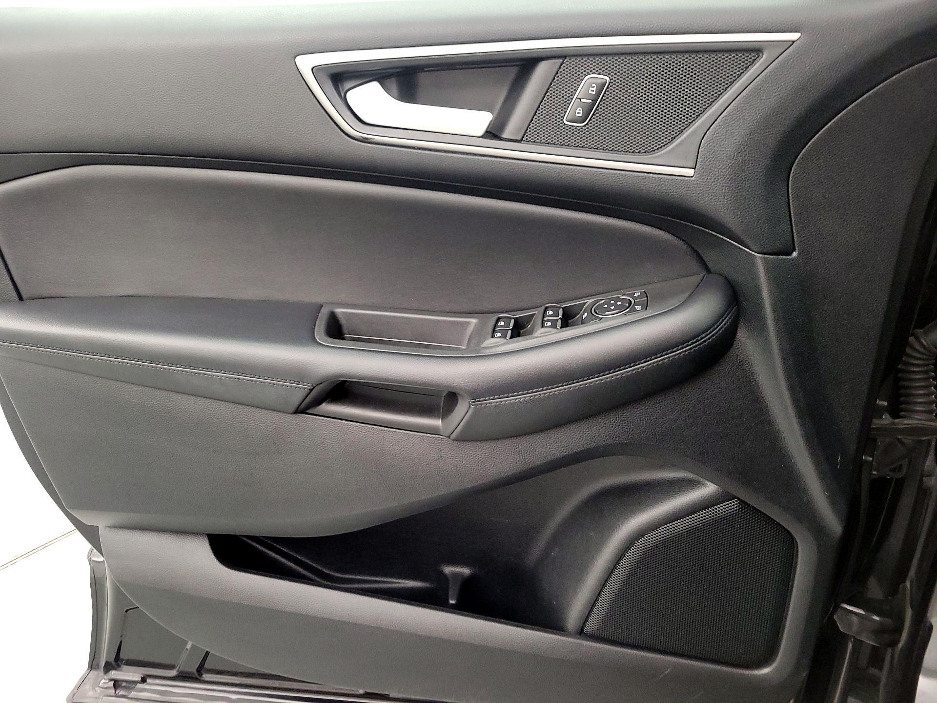 Thumbnail: 2022 Ford Edge - 12