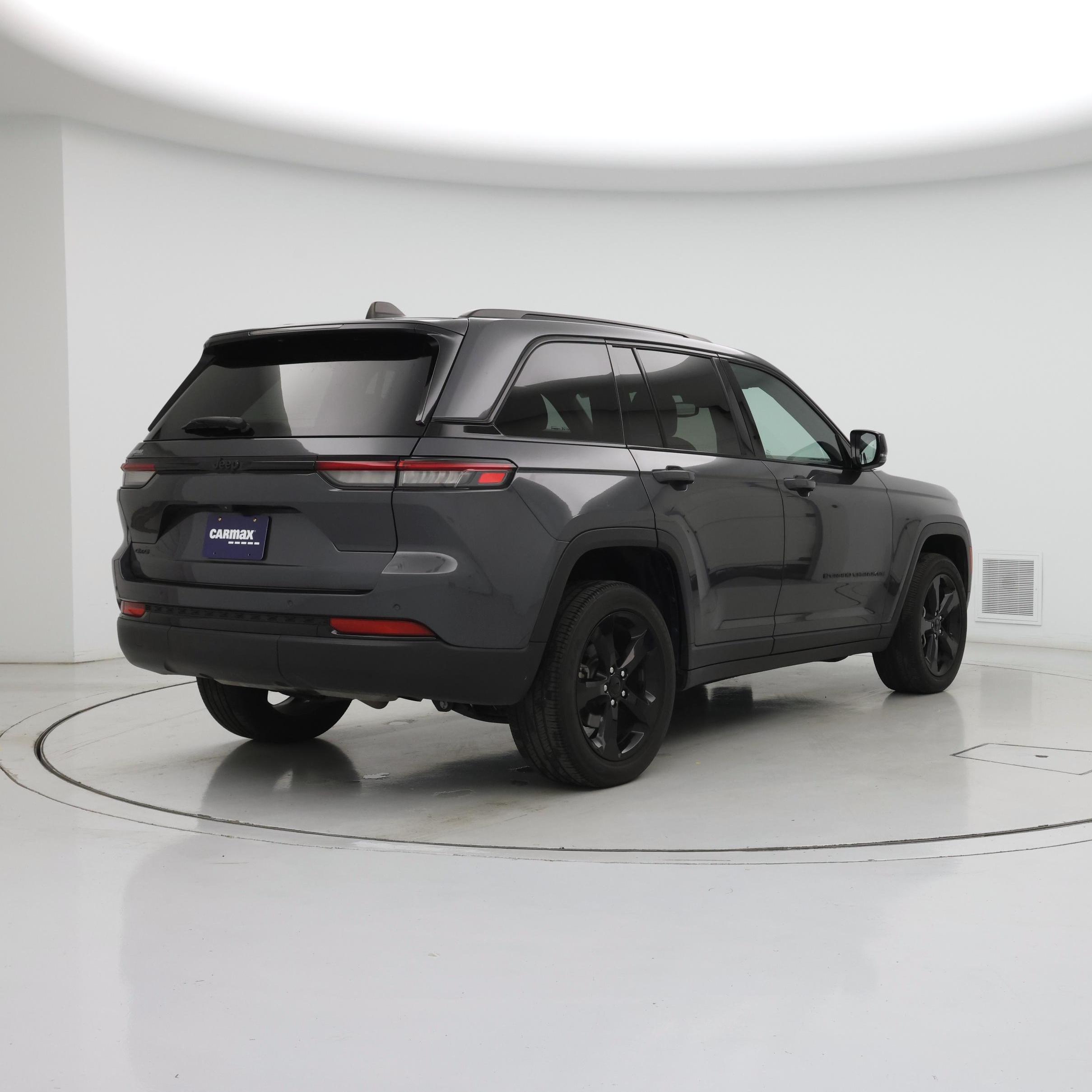Thumbnail: 2023 Jeep Grand Cherokee - 8