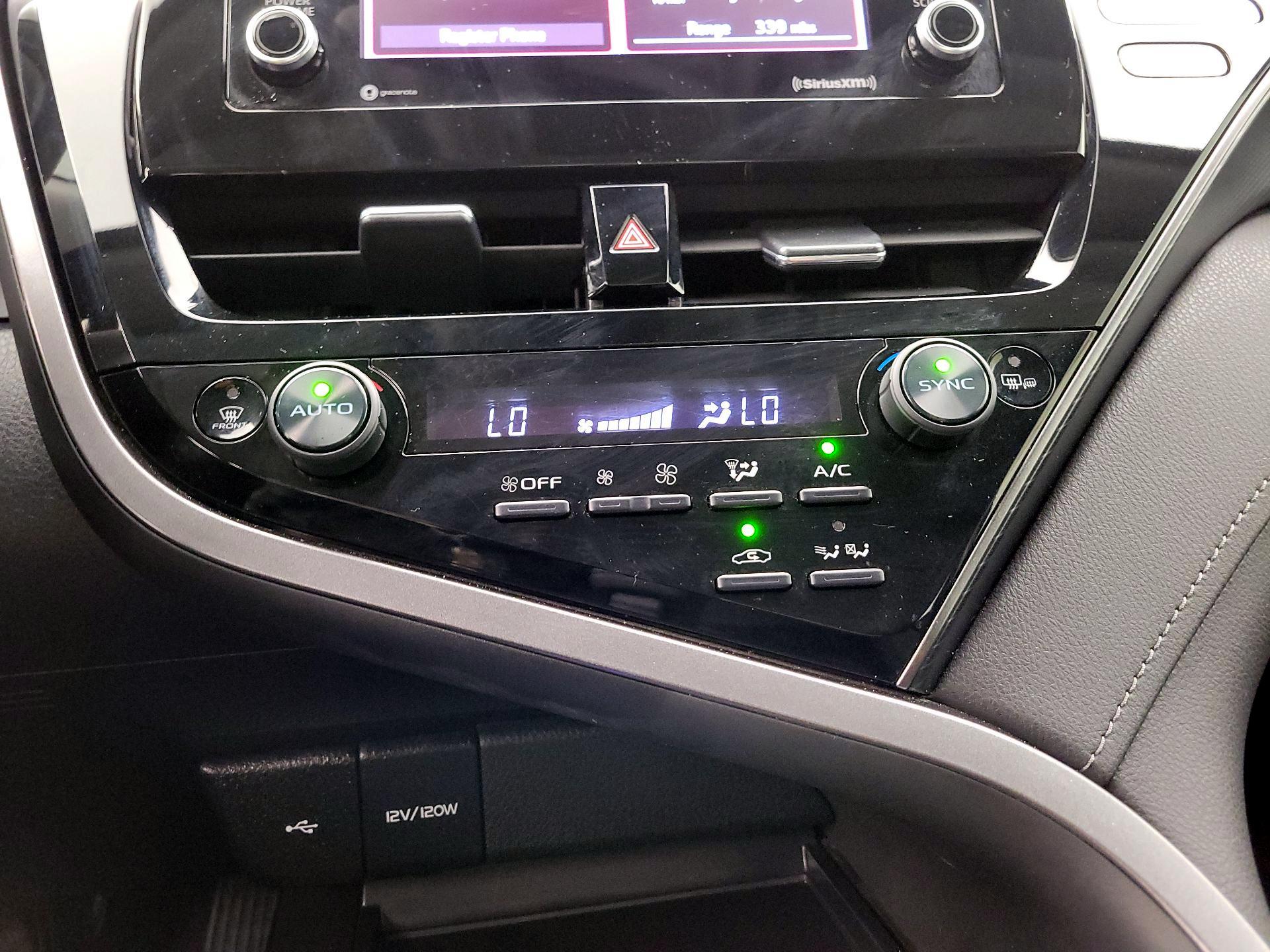 Thumbnail: 2021 Toyota Camry - 16