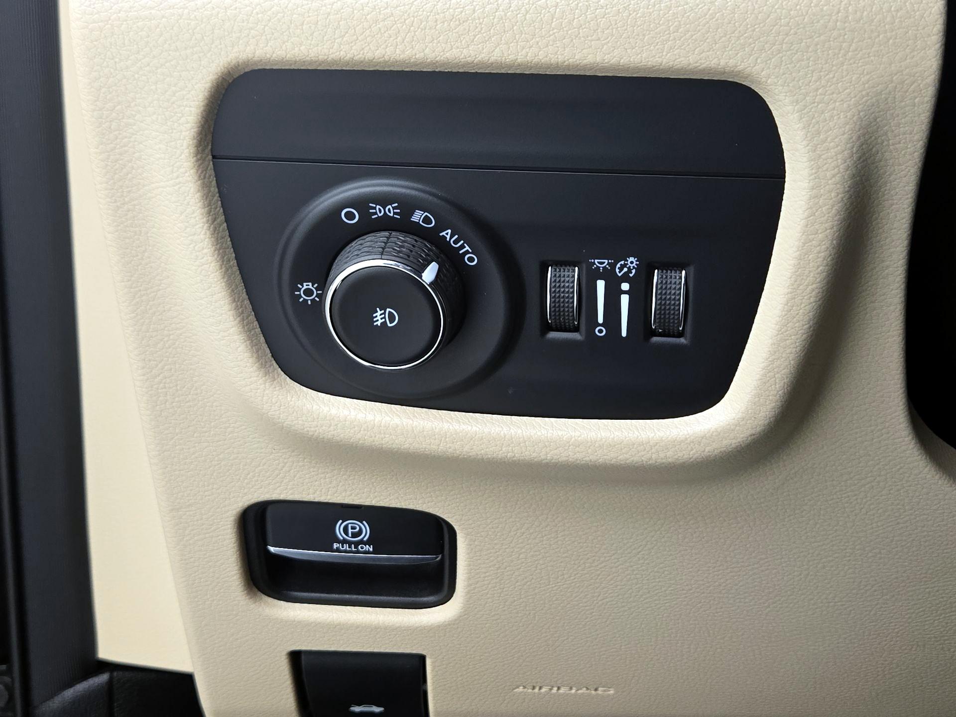 Thumbnail: 2023 Jeep Grand Cherokee L - 13