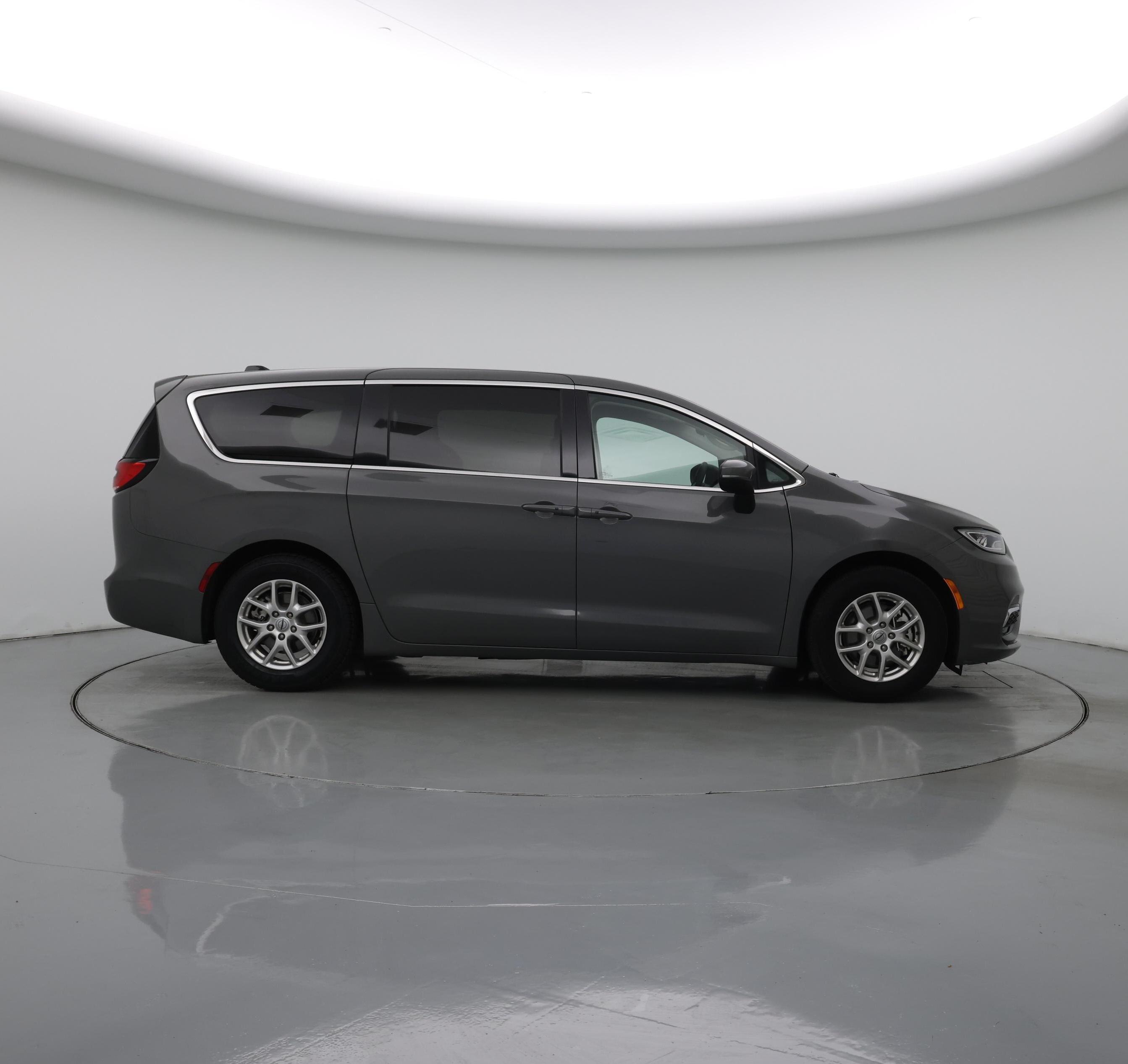 Thumbnail: 2023 Chrysler Pacifica - 7