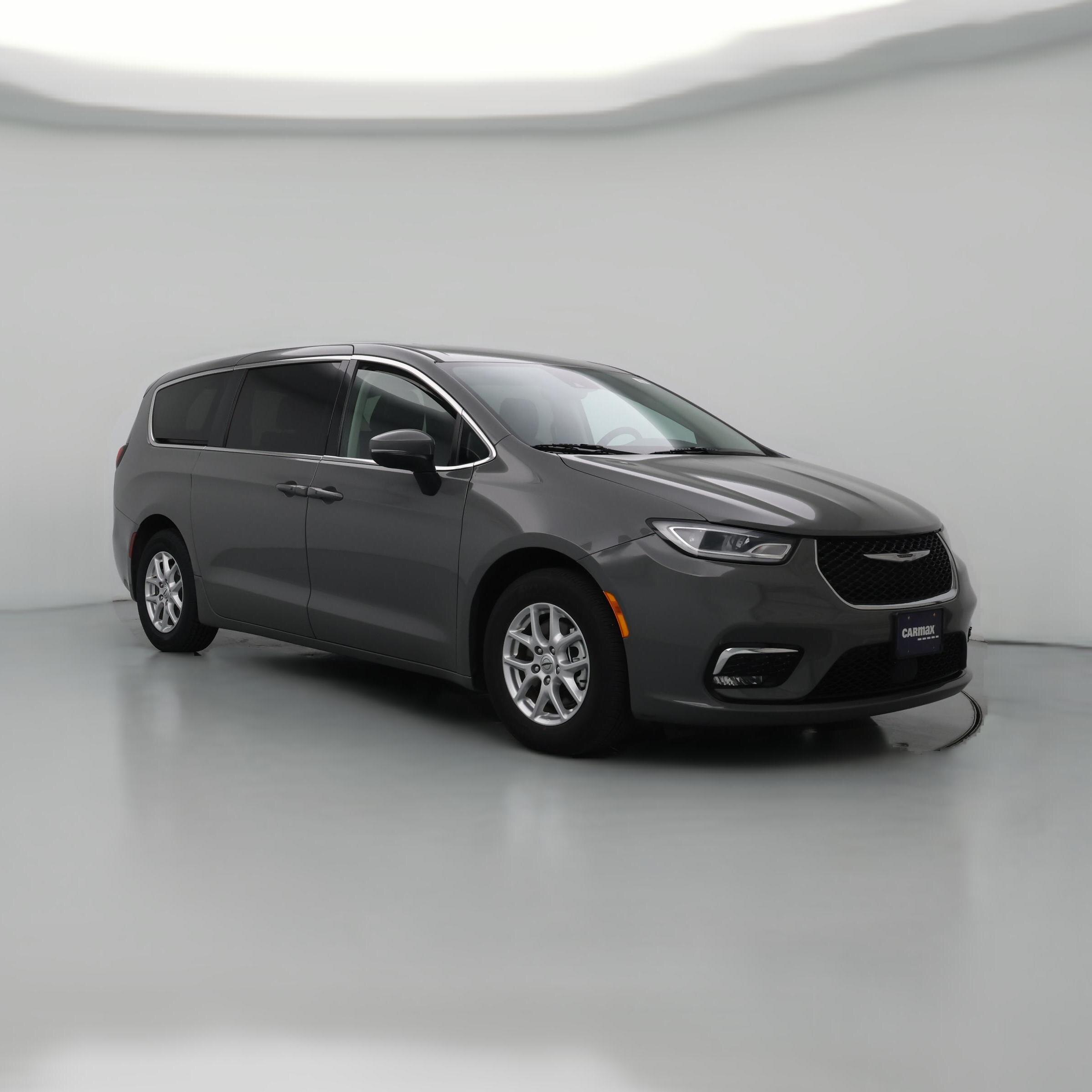 Thumbnail: 2023 Chrysler Pacifica - 1