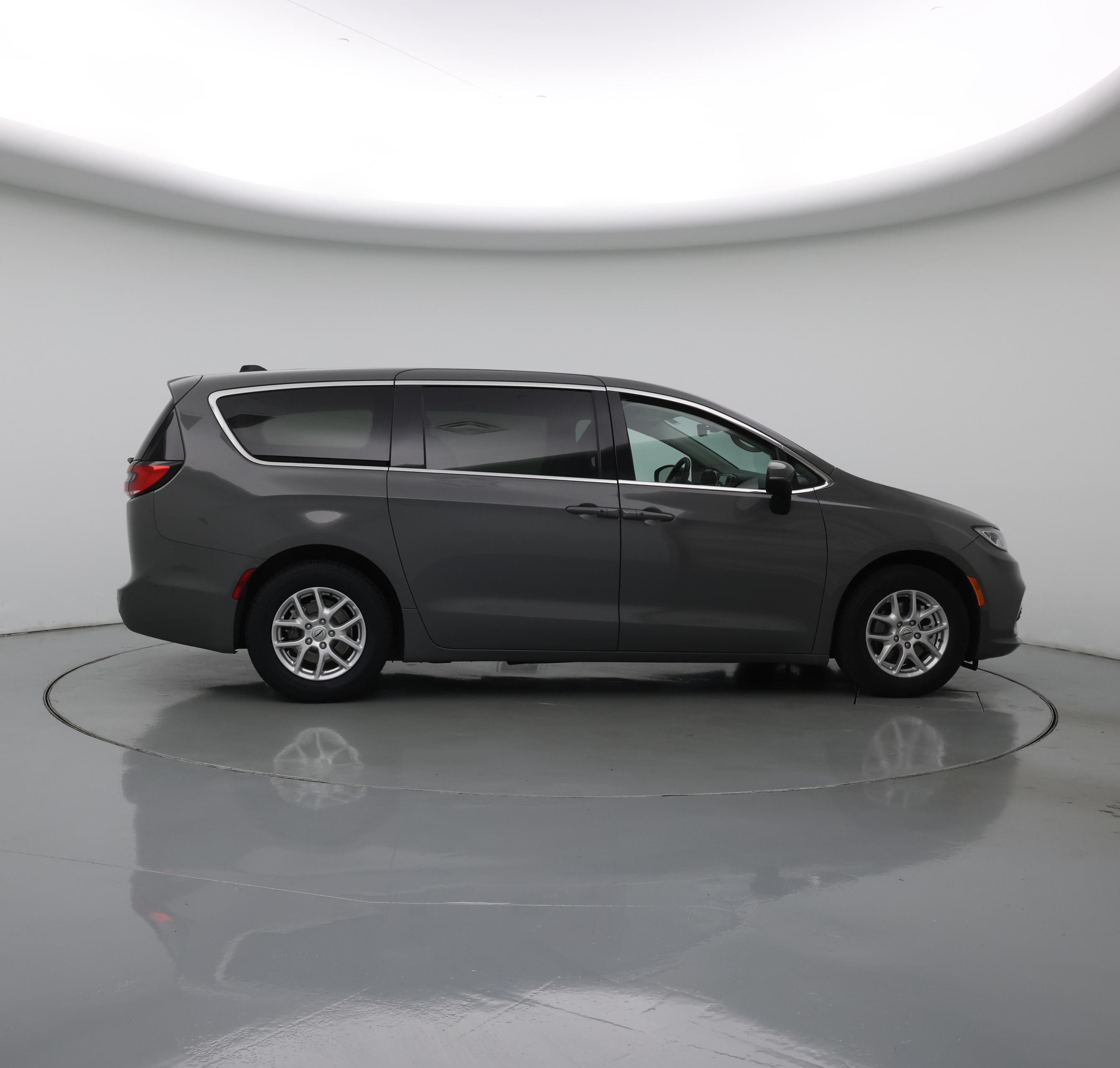 Thumbnail: 2023 Chrysler Pacifica - 7
