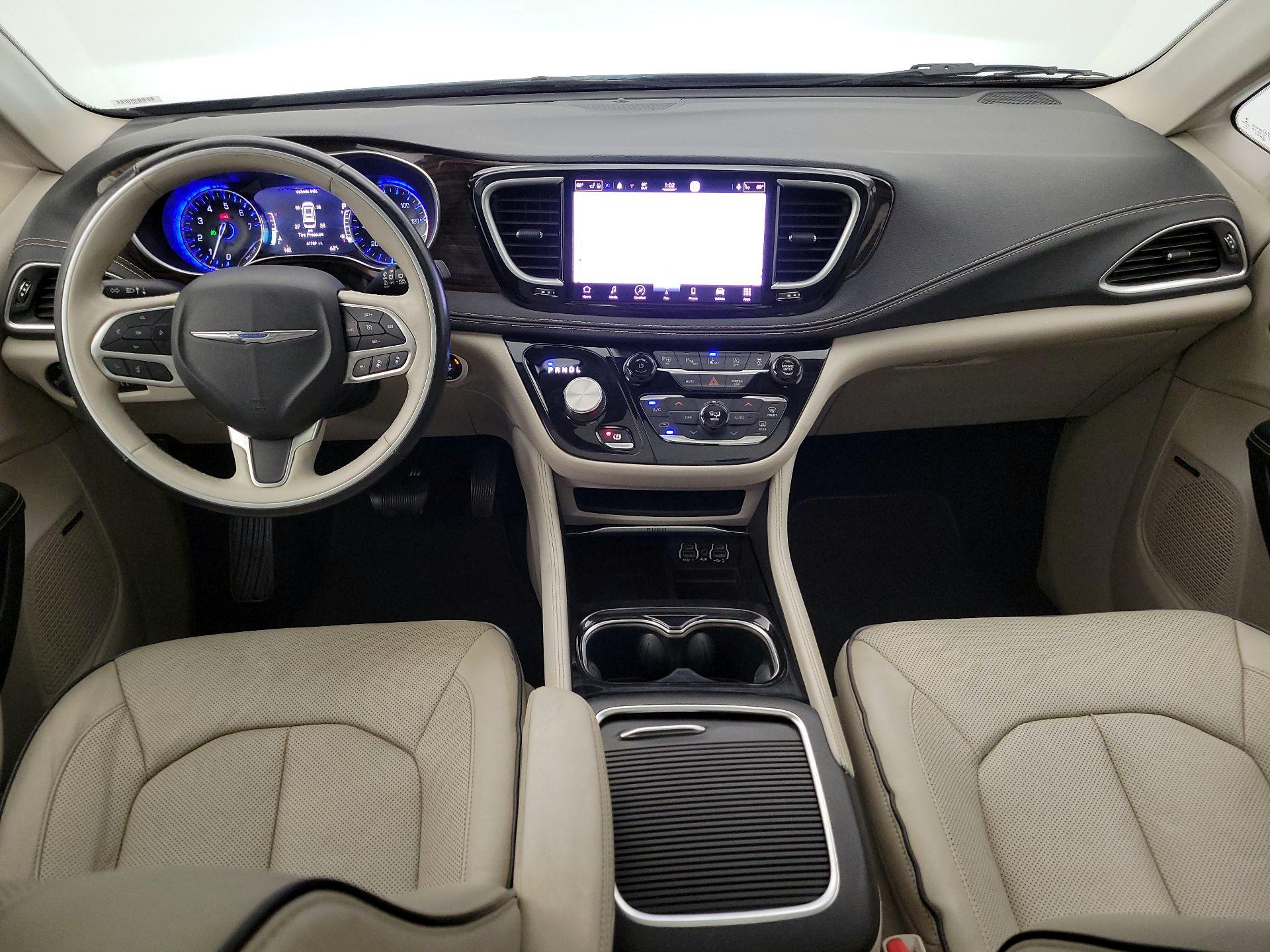 Thumbnail: 2021 Chrysler Pacifica - 9