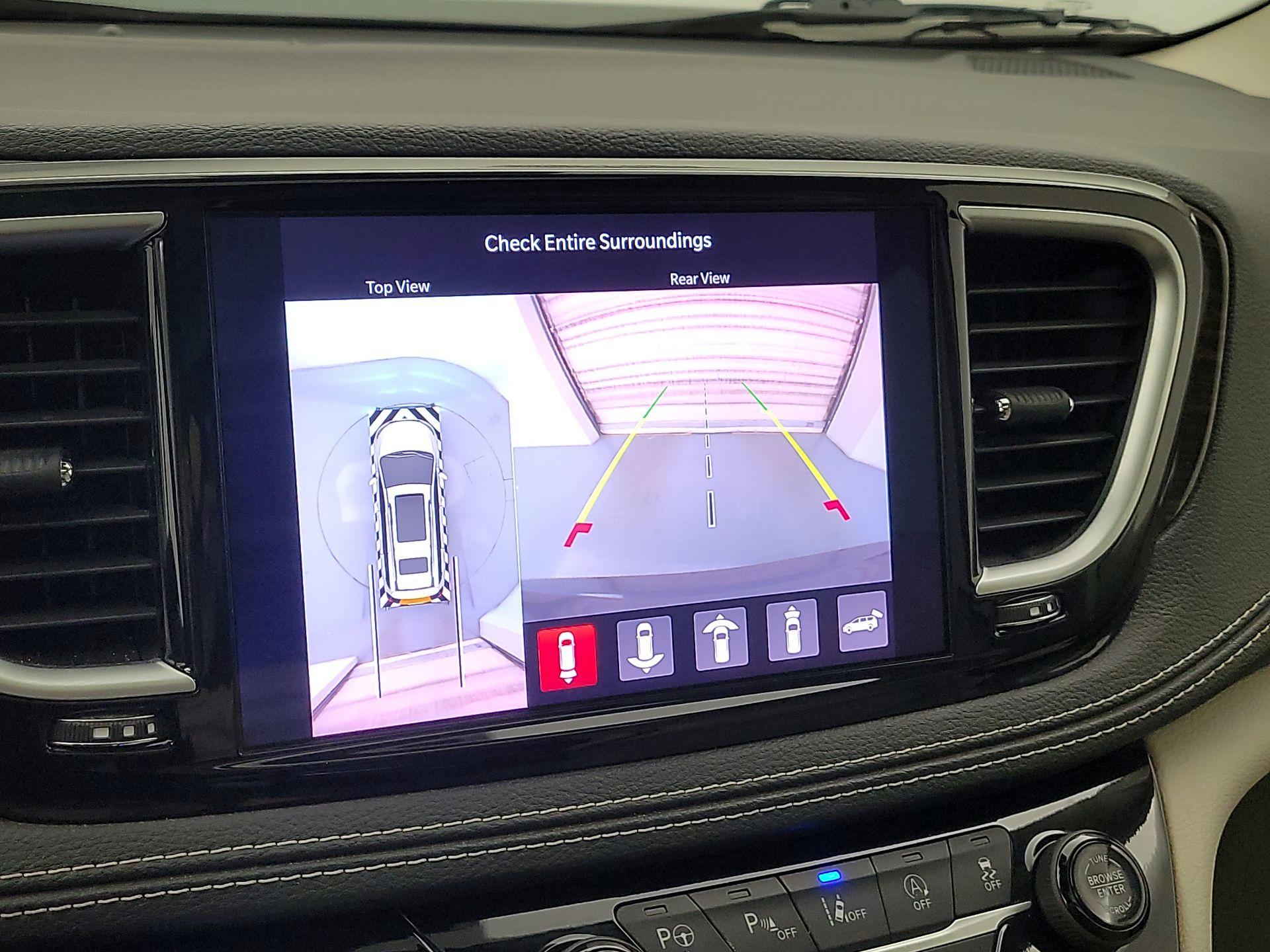 Thumbnail: 2021 Chrysler Pacifica - 15