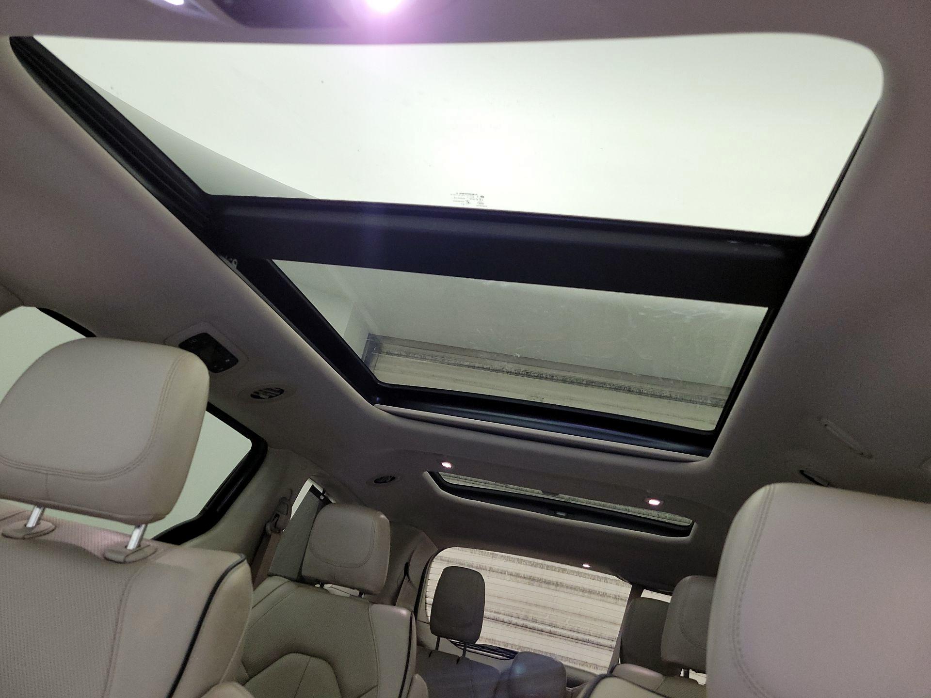 Thumbnail: 2021 Chrysler Pacifica - 20