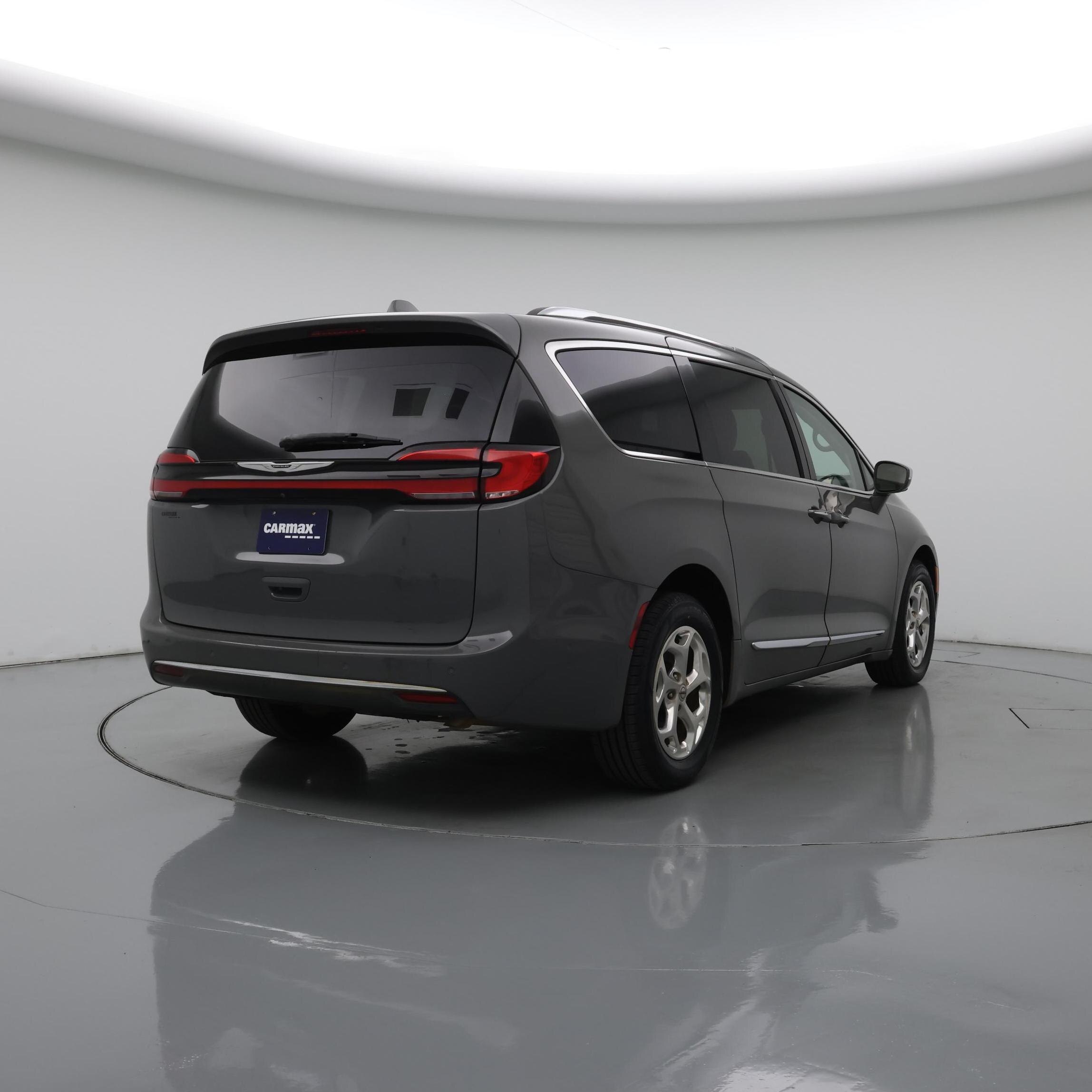 Thumbnail: 2021 Chrysler Pacifica - 8