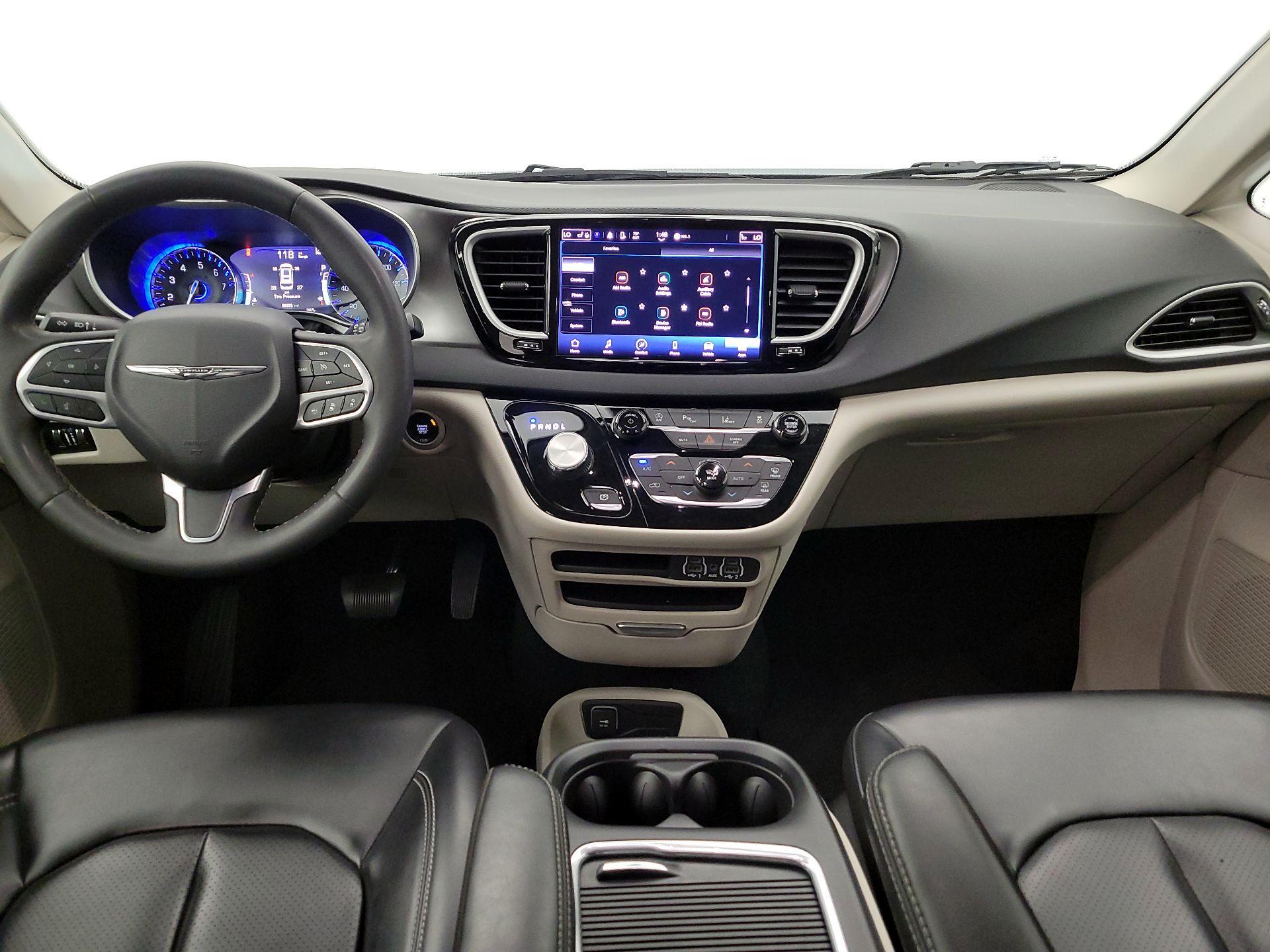 Thumbnail: 2023 Chrysler Pacifica - 9