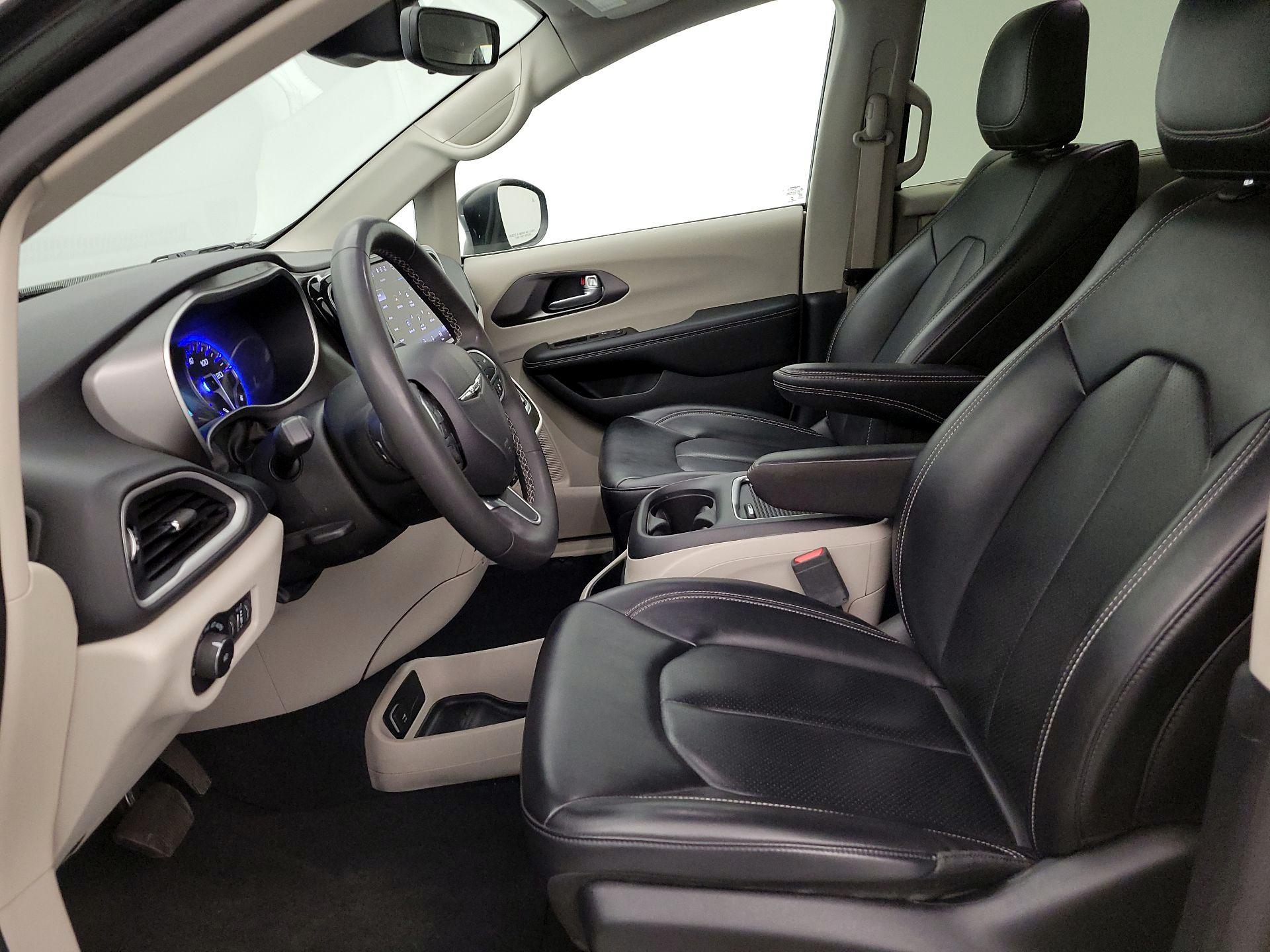 Thumbnail: 2023 Chrysler Pacifica - 11