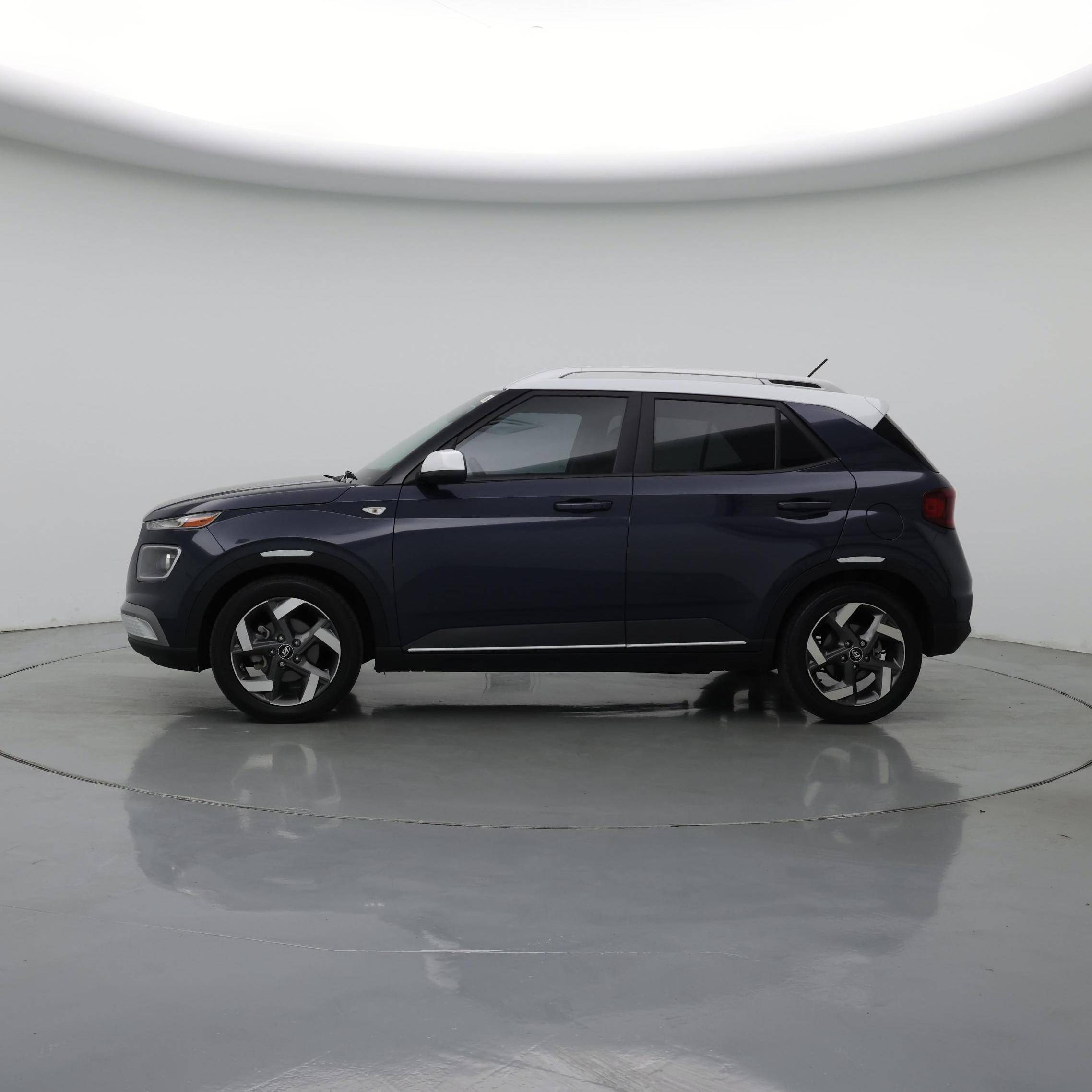 Thumbnail: 2023 Hyundai Venue - 3